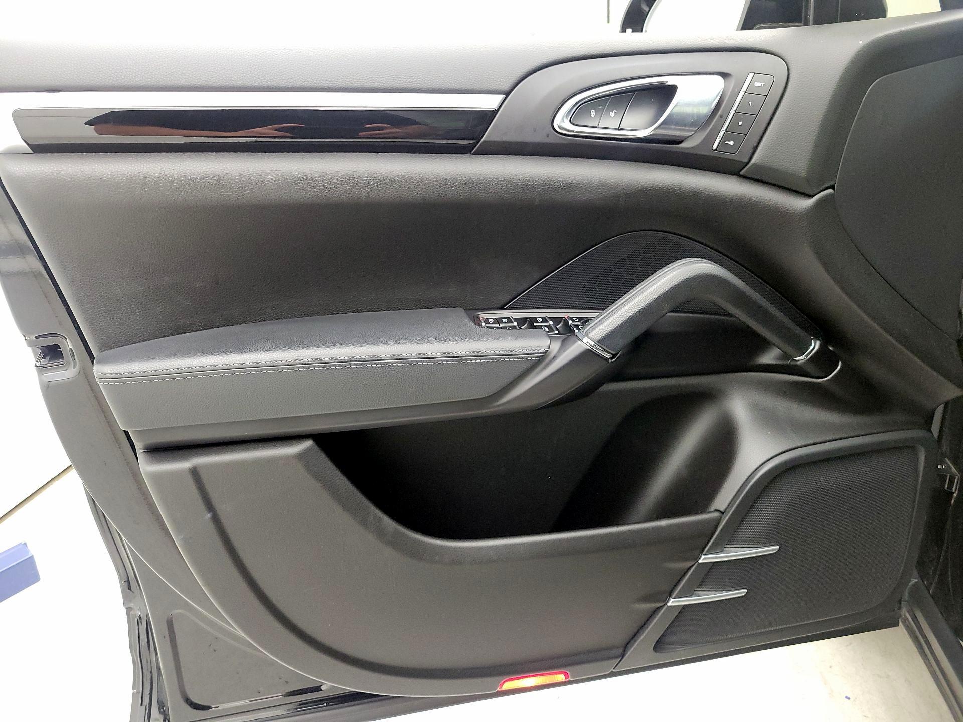 Thumbnail: 2018 Porsche Cayenne - 12