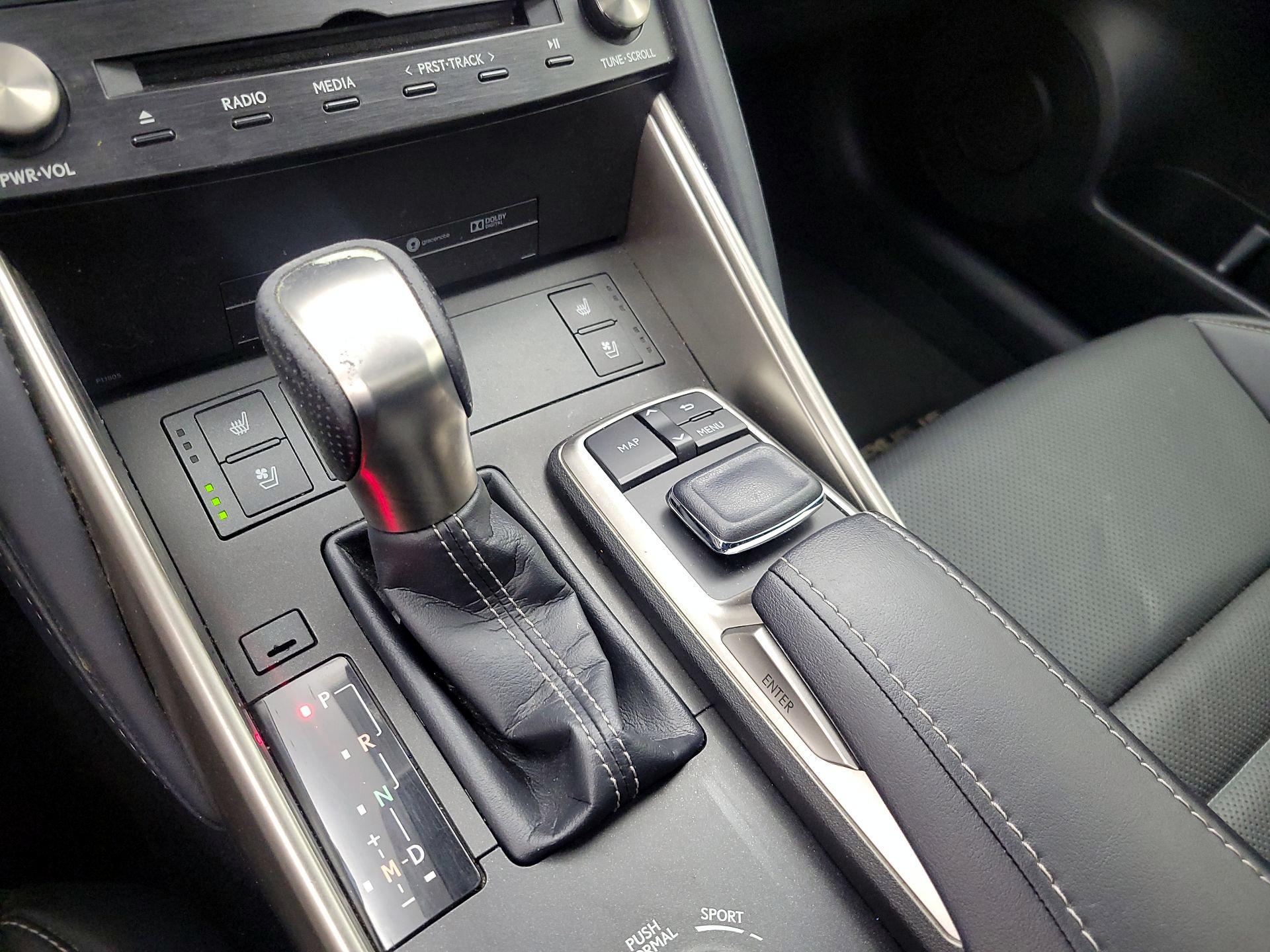 Thumbnail: 2018 Lexus IS - 17