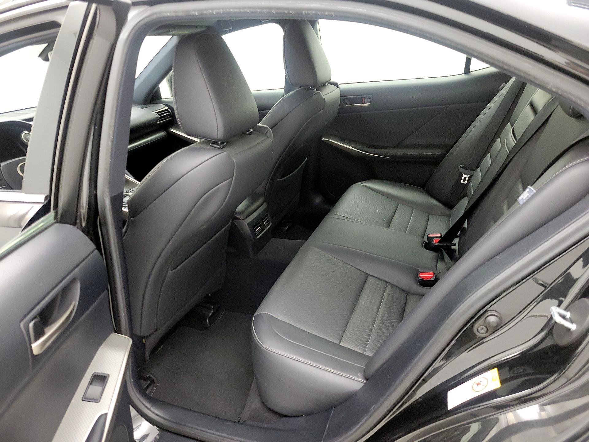 Thumbnail: 2018 Lexus IS - 19