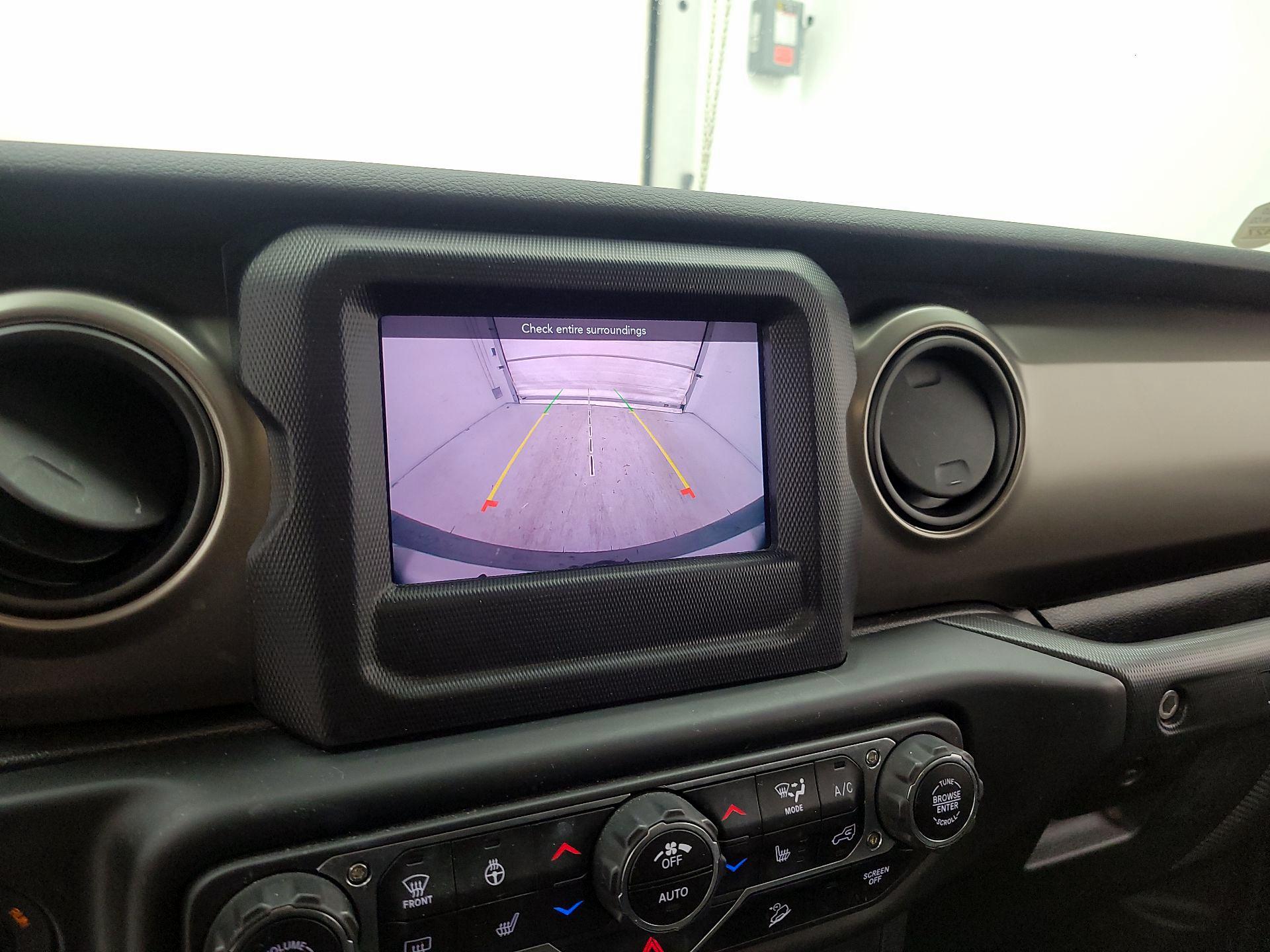 Thumbnail: 2020 Jeep Wrangler - 14