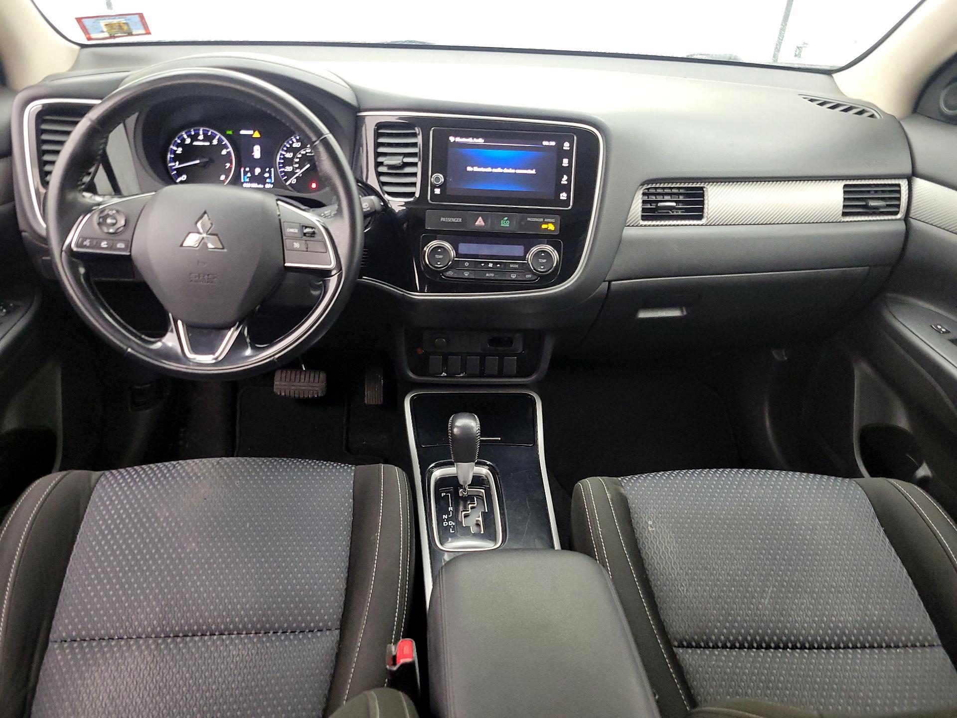 Thumbnail: 2018 Mitsubishi Outlander - 9