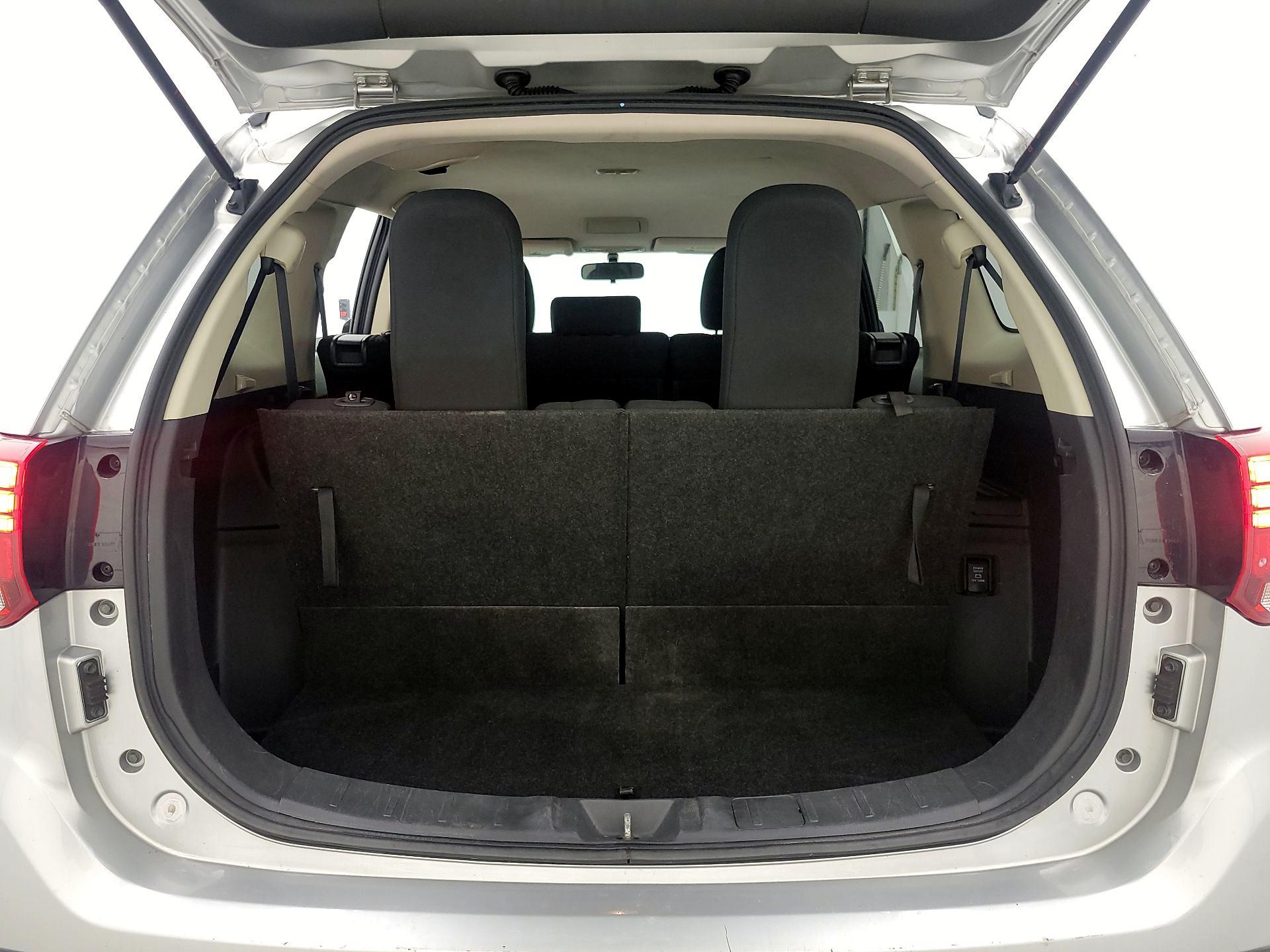 Thumbnail: 2018 Mitsubishi Outlander - 20