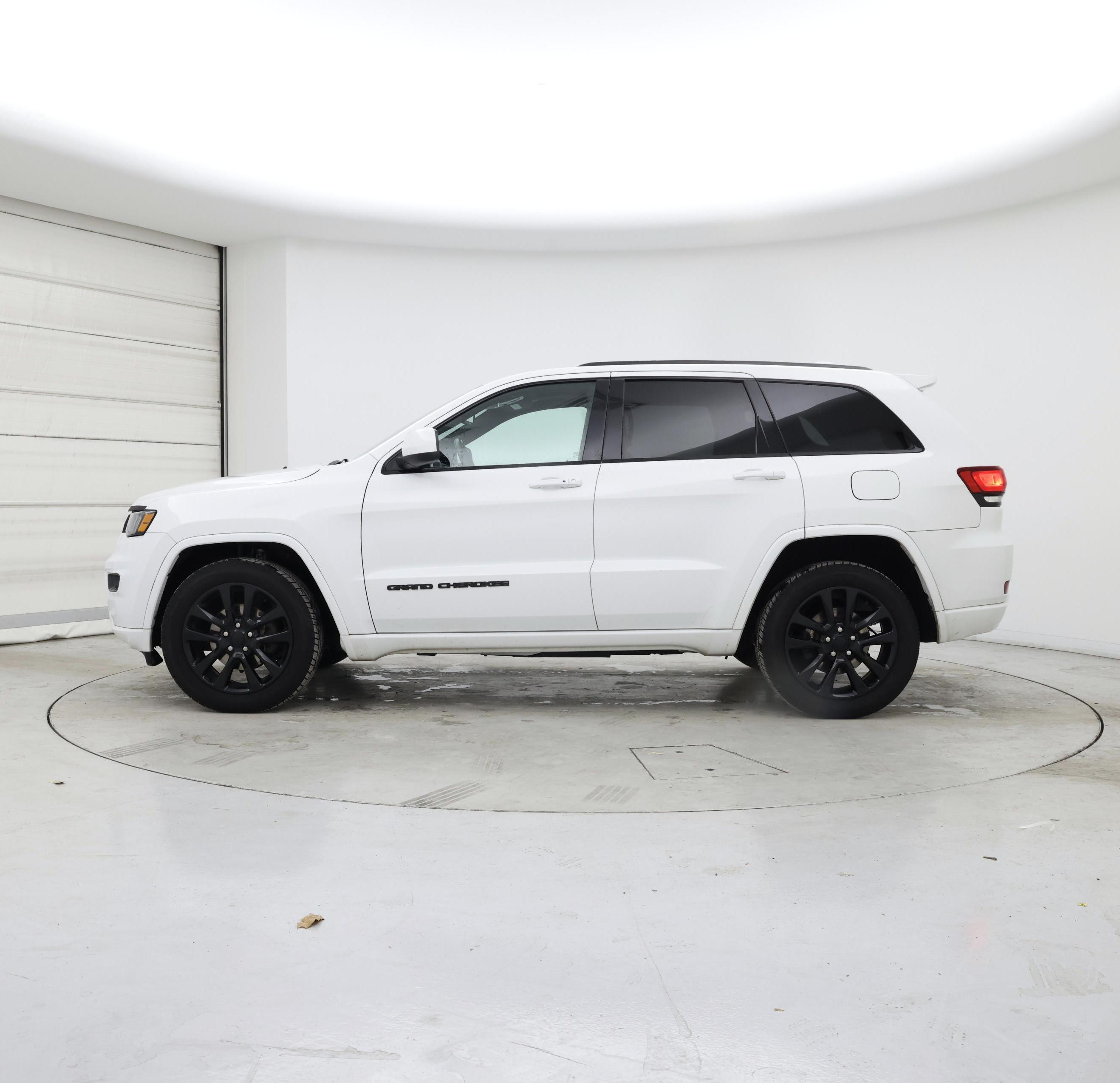 Thumbnail: 2019 Jeep Grand Cherokee - 3