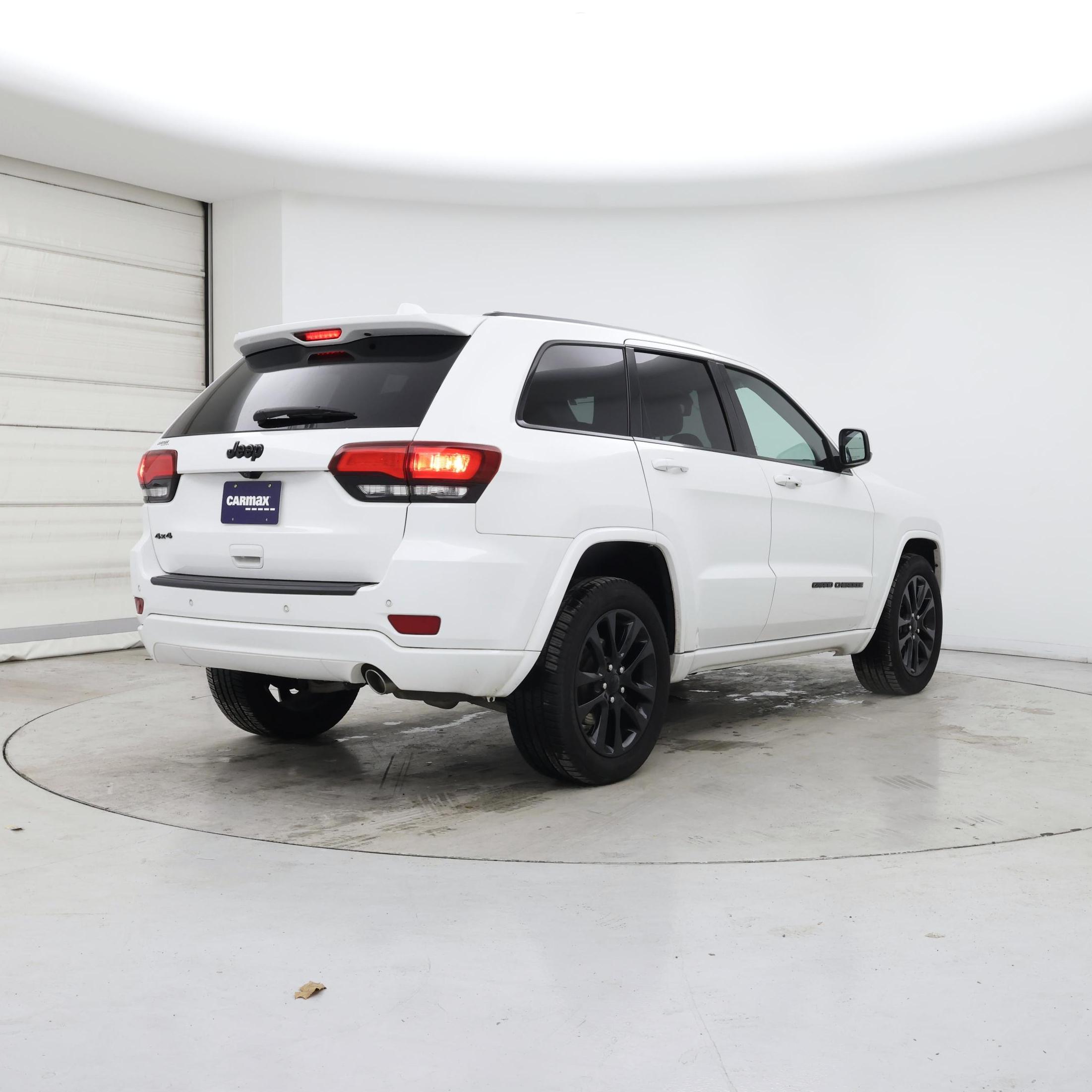 Thumbnail: 2019 Jeep Grand Cherokee - 8