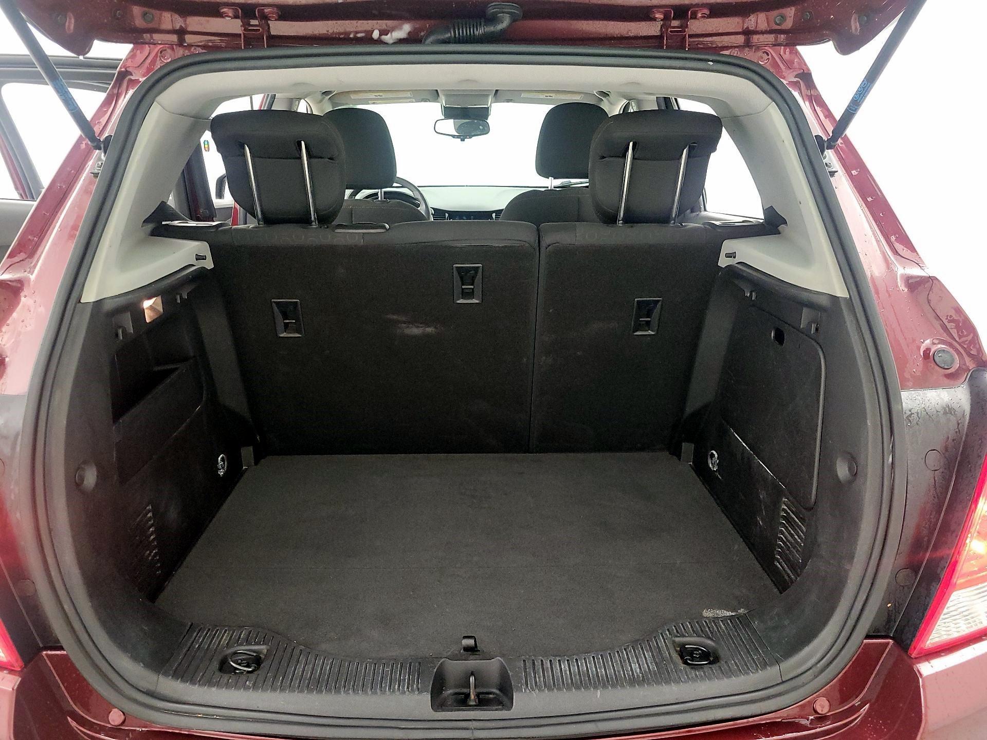 Thumbnail: 2017 Chevrolet Trax - 17