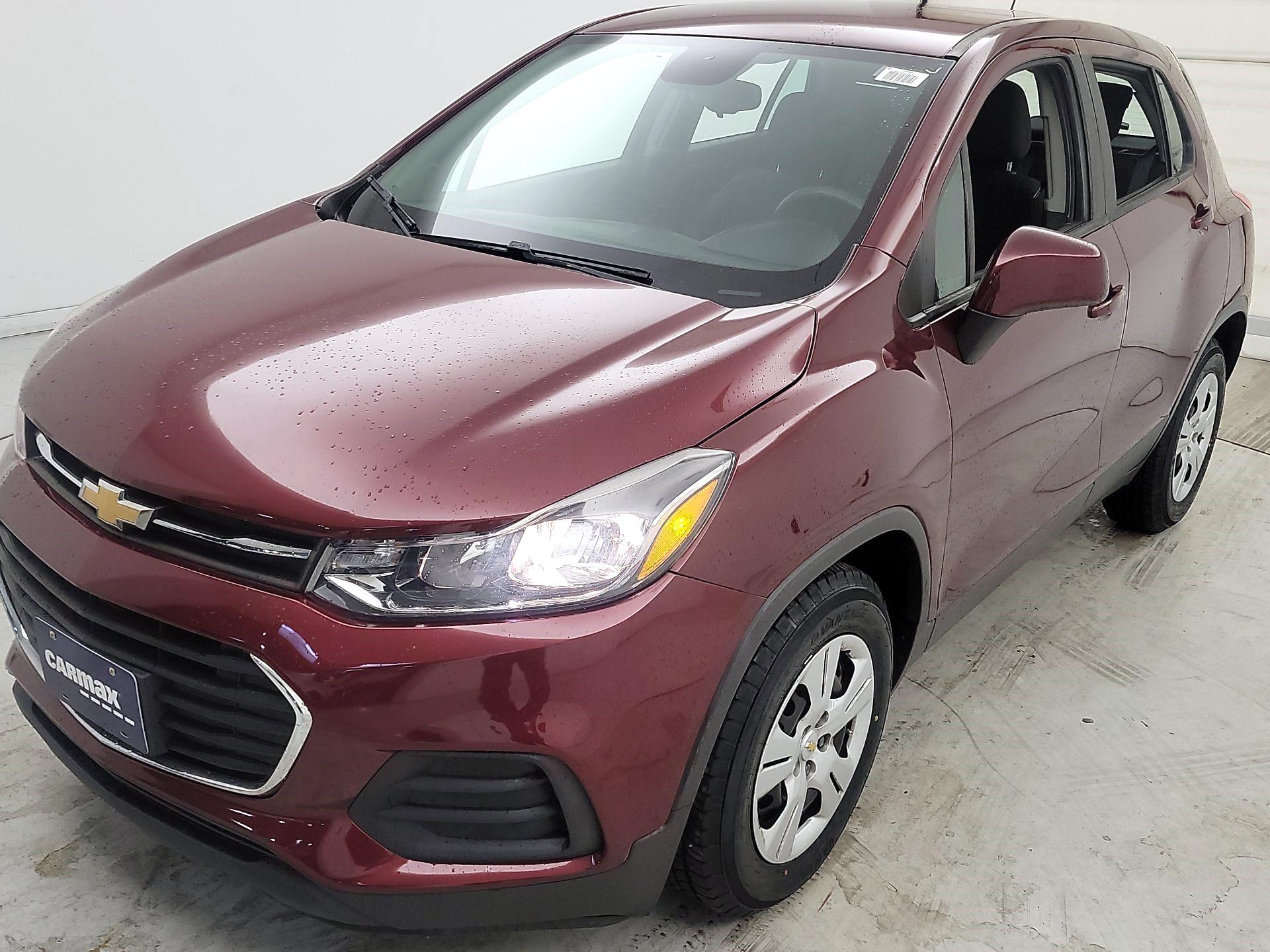 Thumbnail: 2017 Chevrolet Trax - 3