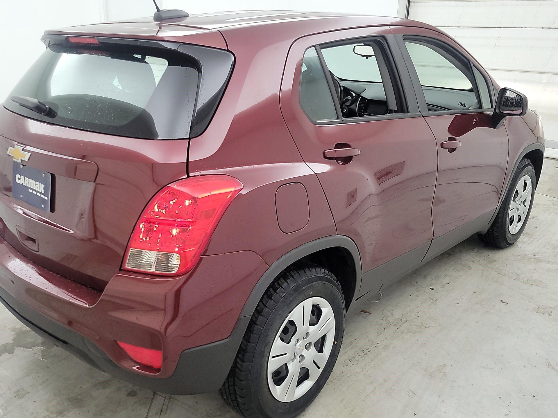 Thumbnail: 2017 Chevrolet Trax - 5