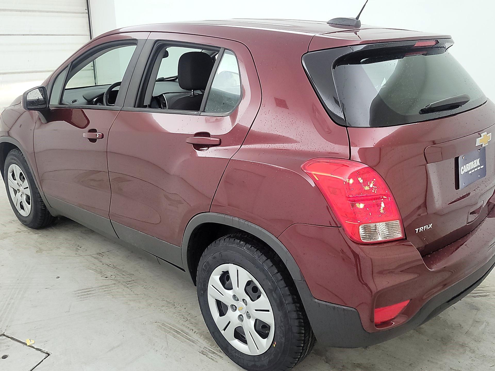 Thumbnail: 2017 Chevrolet Trax - 7