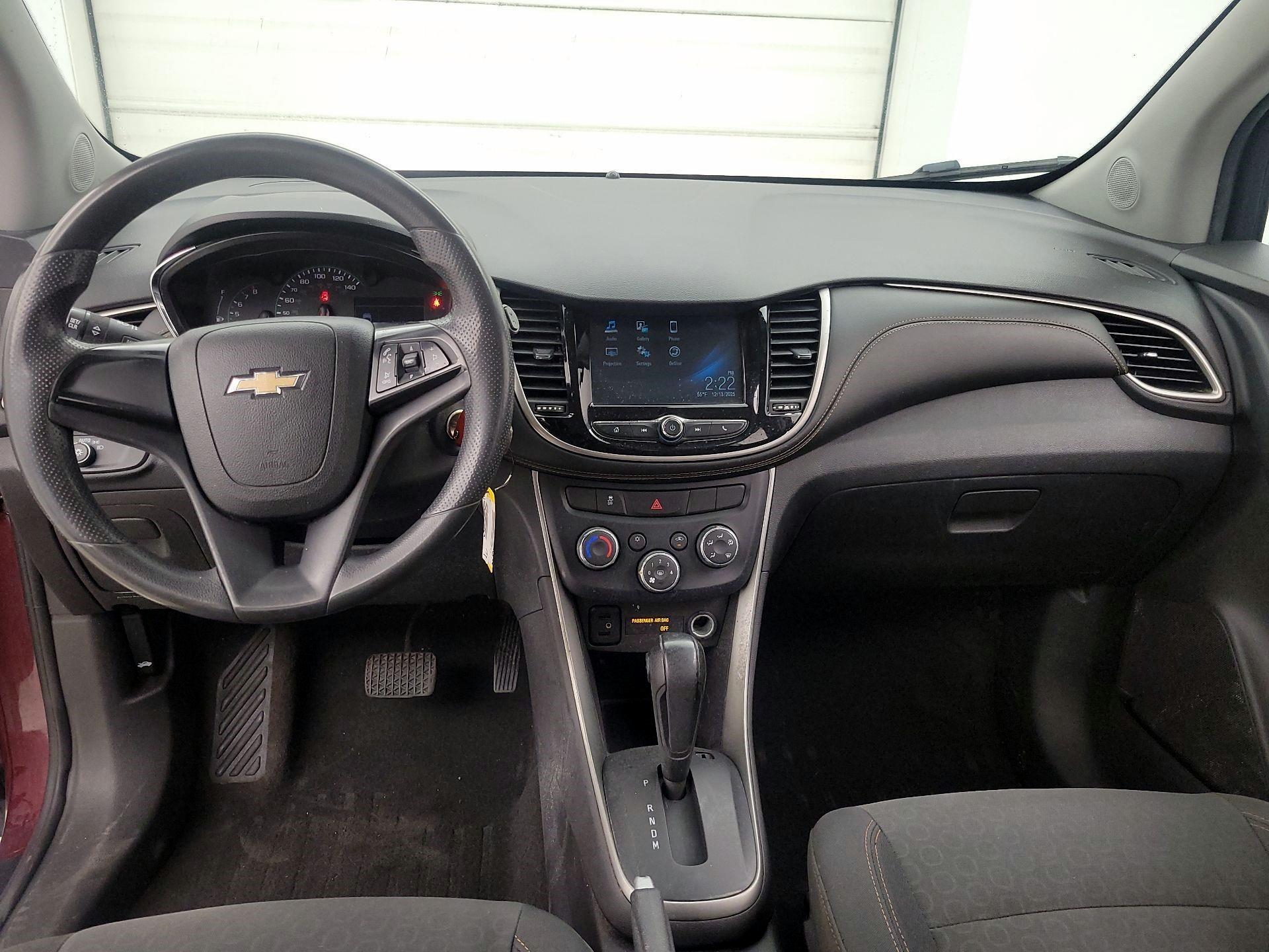 Thumbnail: 2017 Chevrolet Trax - 8