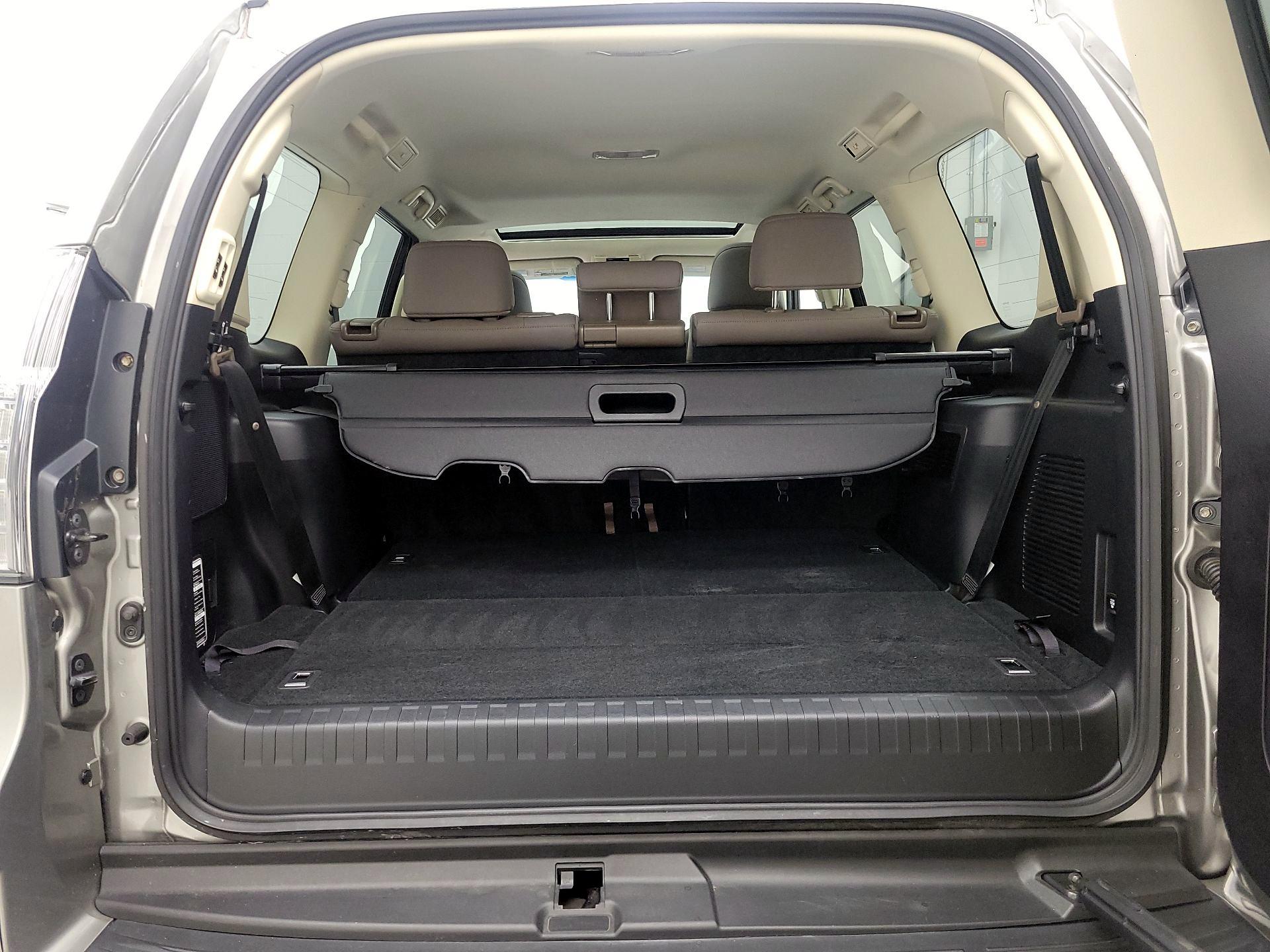 Thumbnail: 2023 Lexus GX - 19