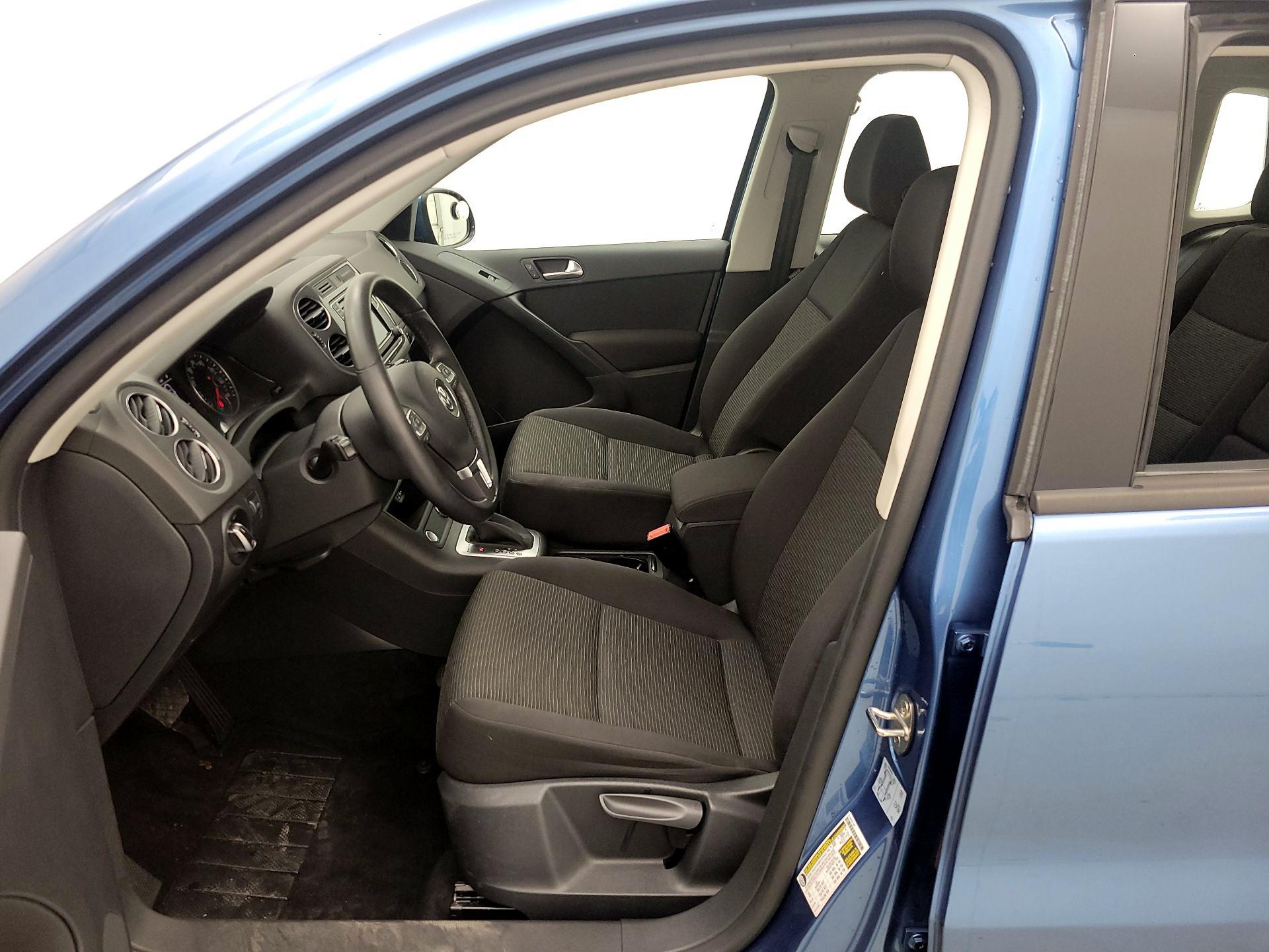 Thumbnail: 2017 Volkswagen Tiguan - 11