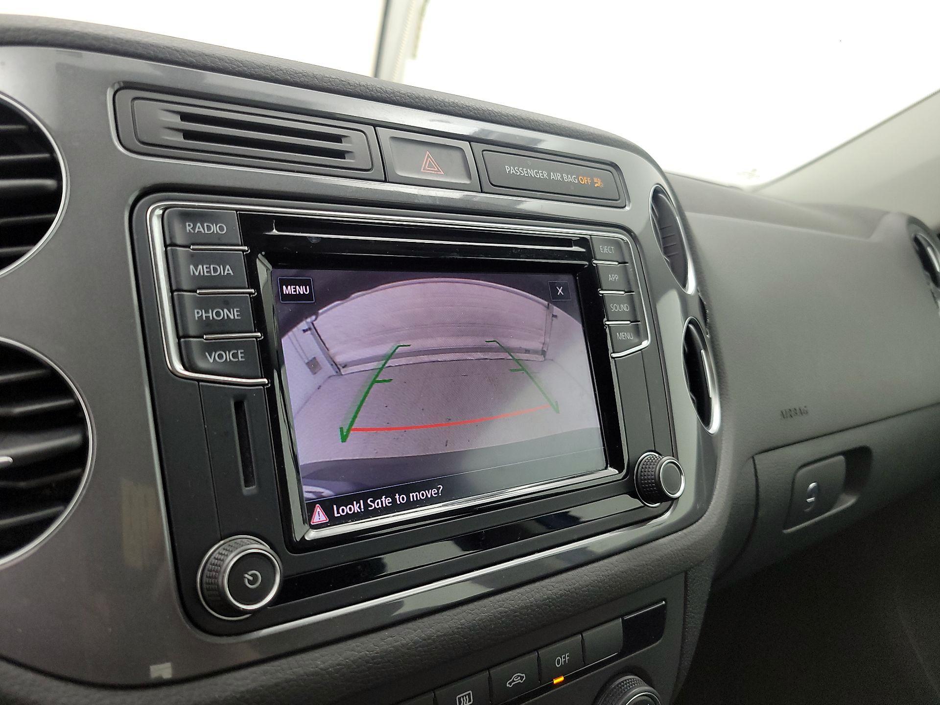 Thumbnail: 2017 Volkswagen Tiguan - 14