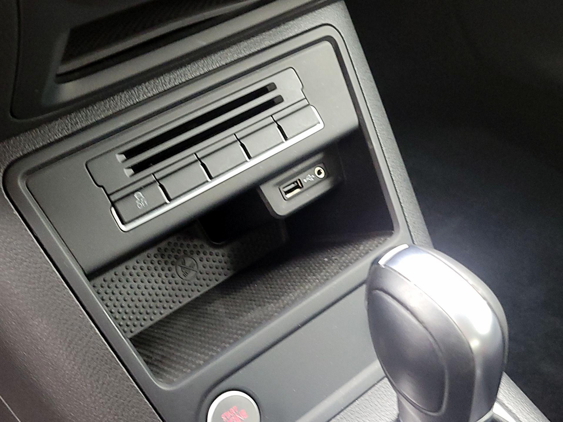 Thumbnail: 2017 Volkswagen Tiguan - 18