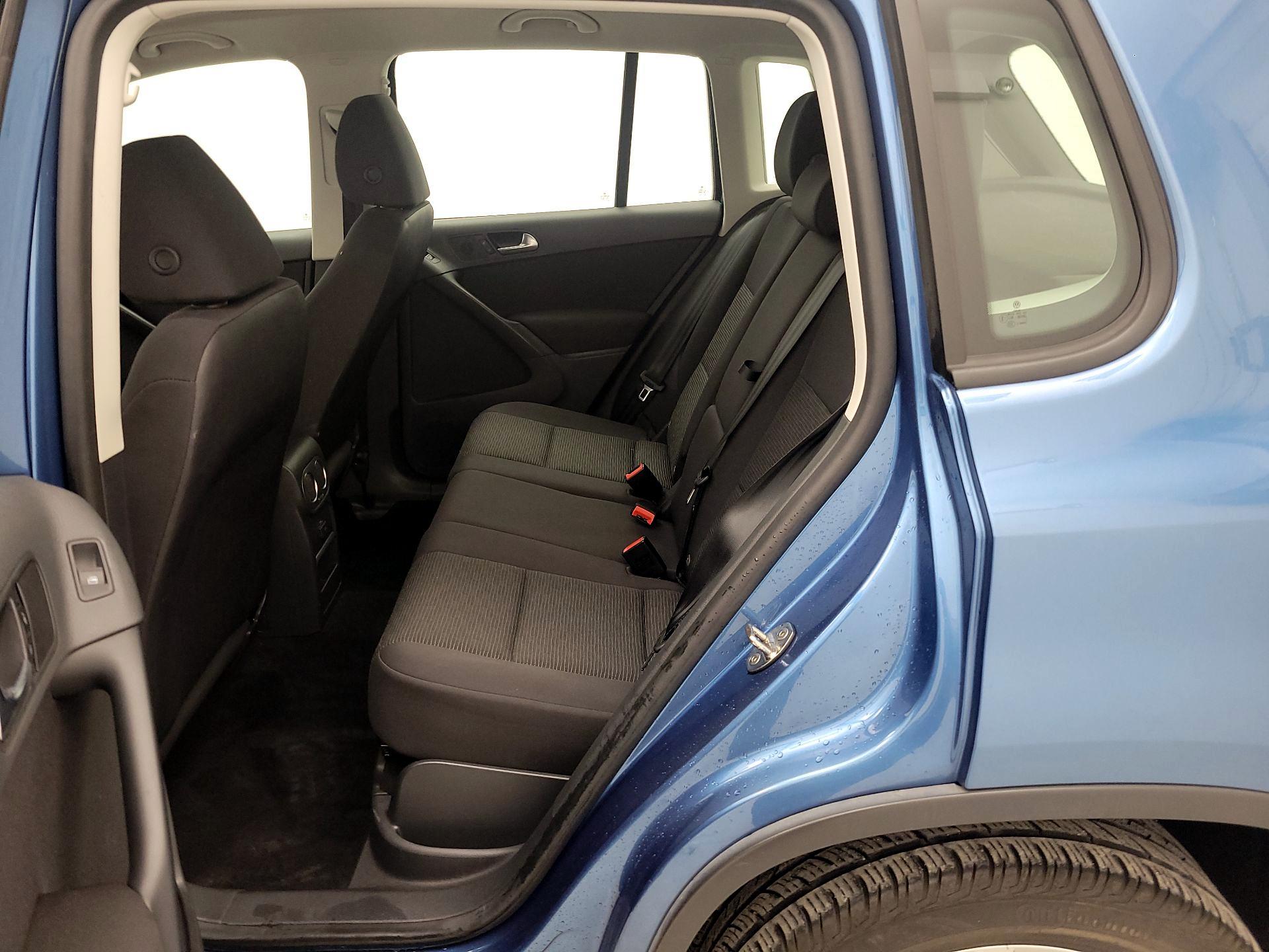 Thumbnail: 2017 Volkswagen Tiguan - 19