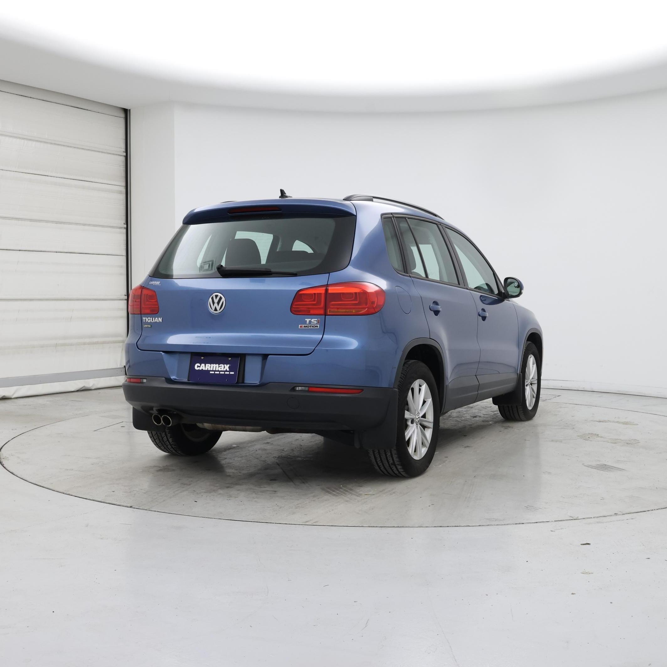 Thumbnail: 2017 Volkswagen Tiguan - 8