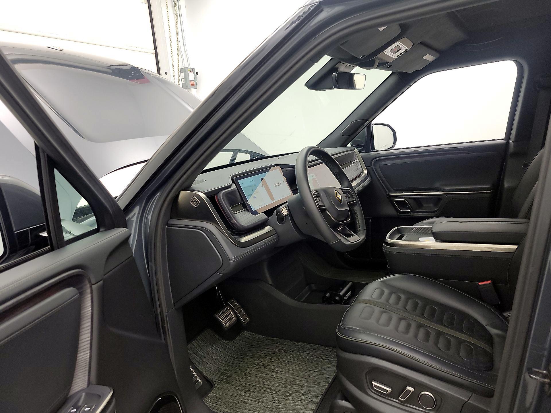 Thumbnail: 2024 Rivian R1T - 11