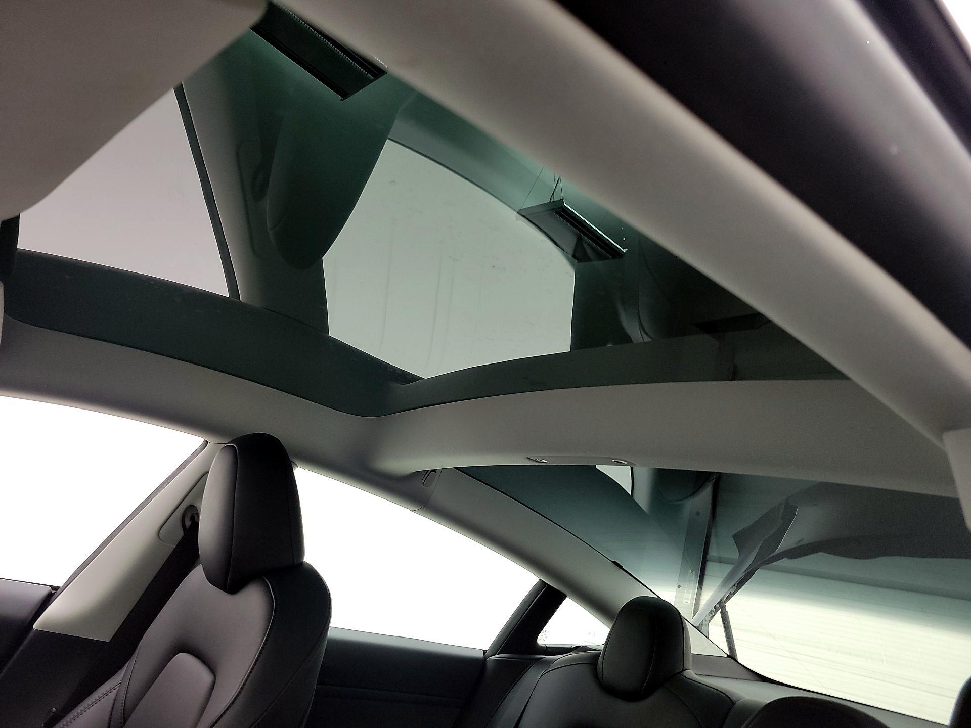 Thumbnail: 2023 Tesla Model 3 - 17