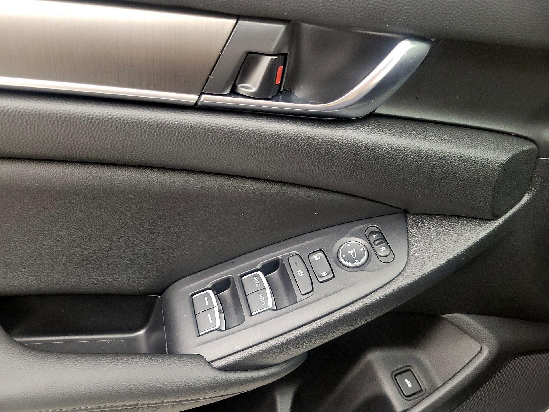 Thumbnail: 2019 Honda Accord - 10