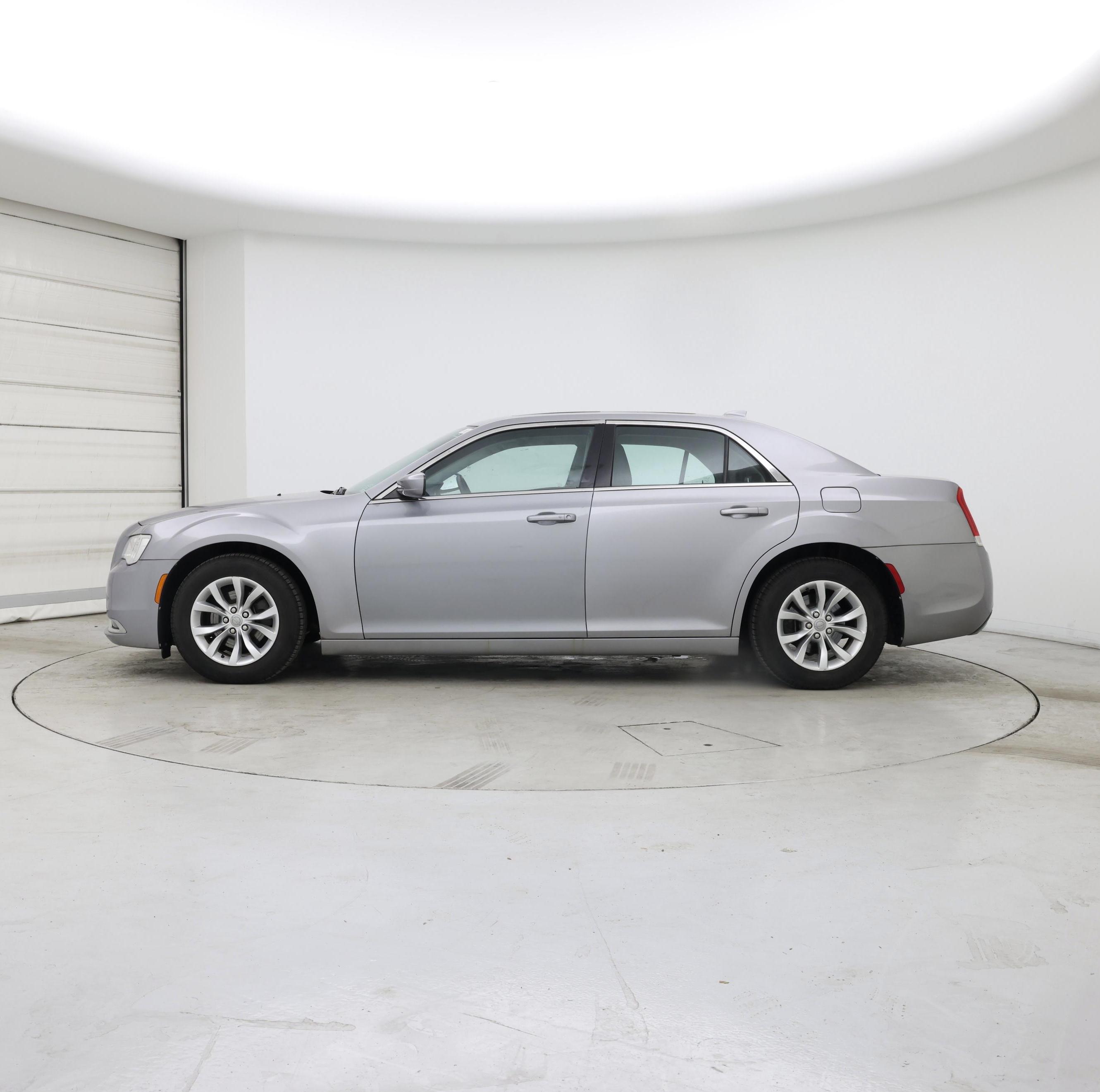 Thumbnail: 2016 Chrysler 300 - 3