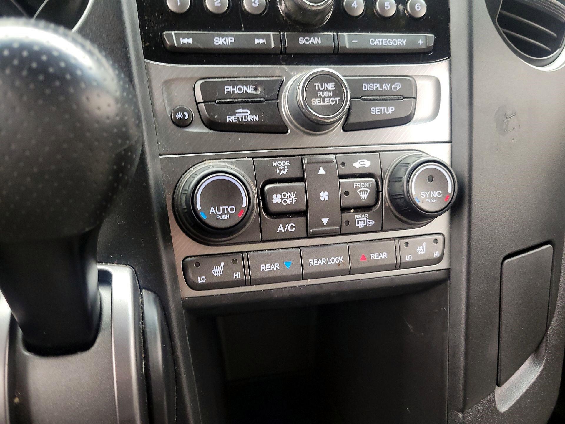 Thumbnail: 2015 Honda Pilot - 14