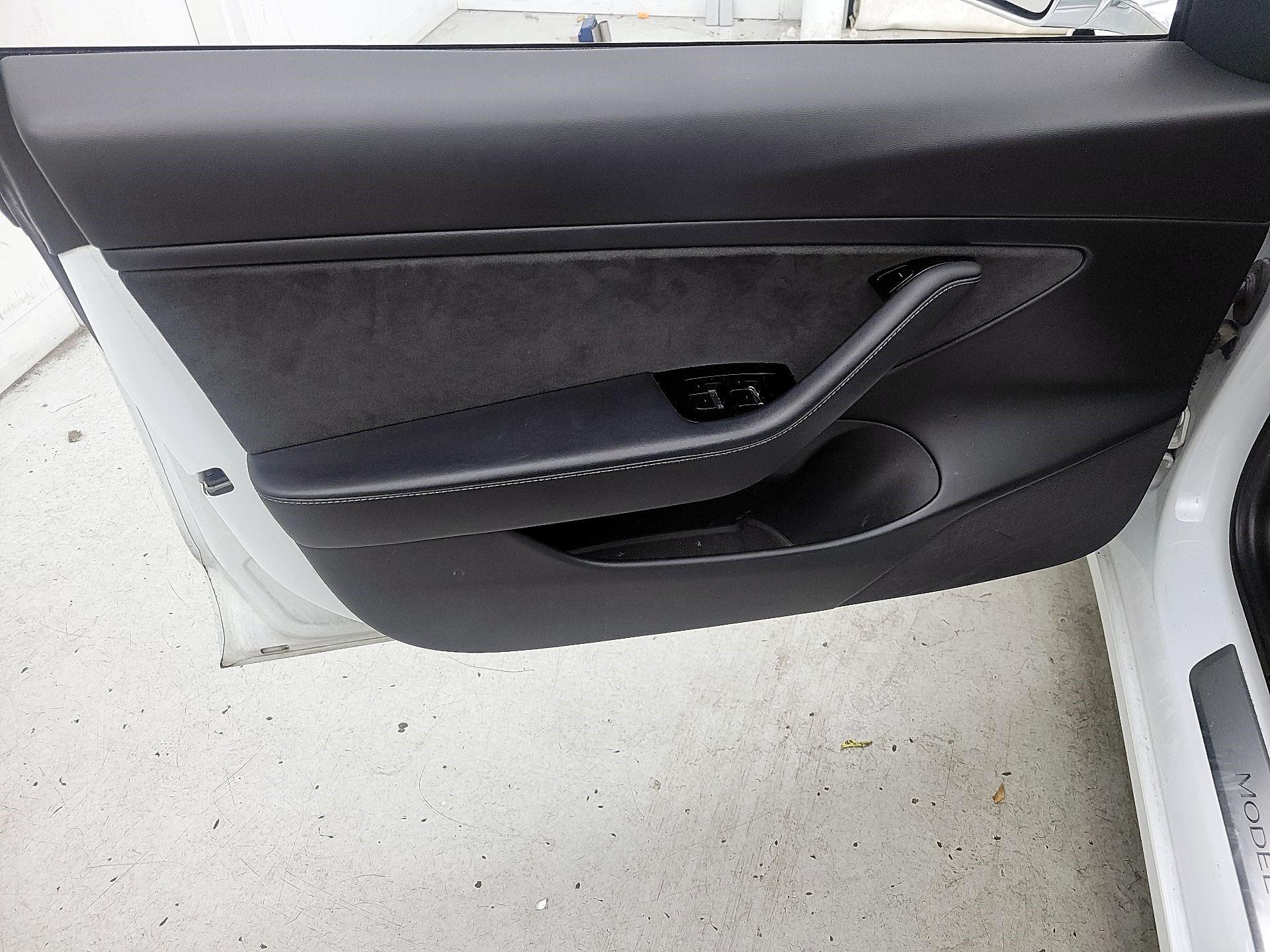 Thumbnail: 2020 Tesla Model 3 - 10