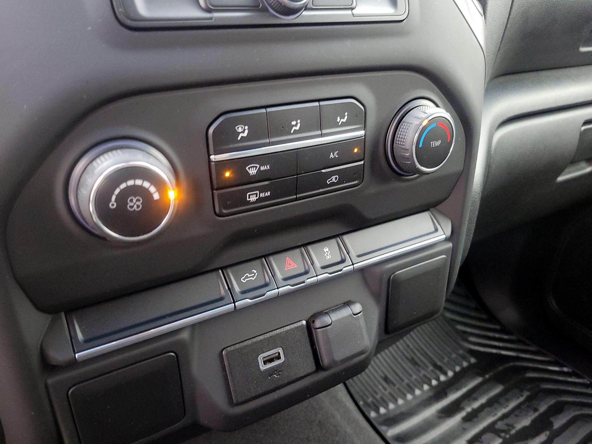 Thumbnail: 2020 Chevrolet Silverado 1500 - 16