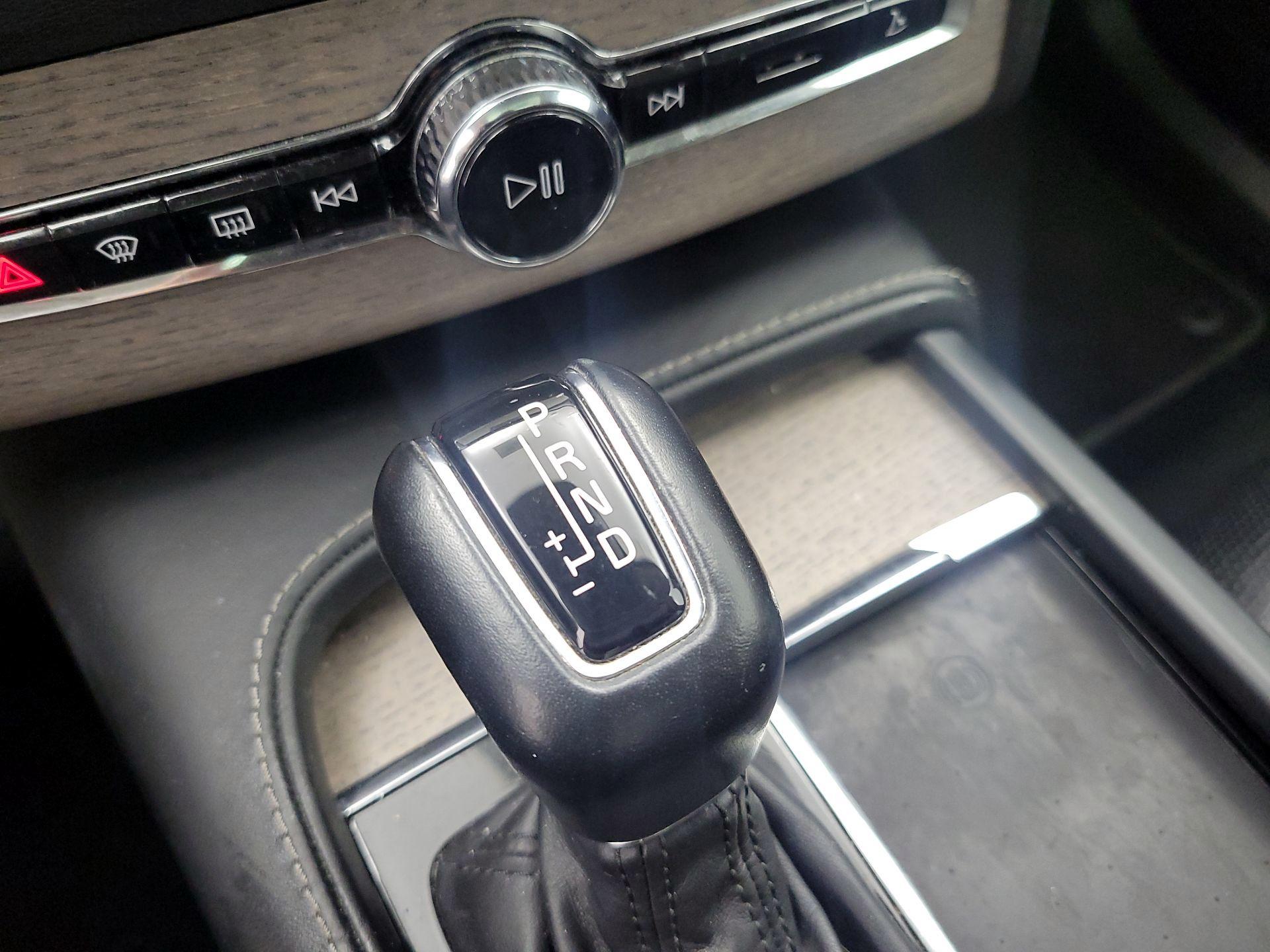 Thumbnail: 2021 Volvo XC90 - 16