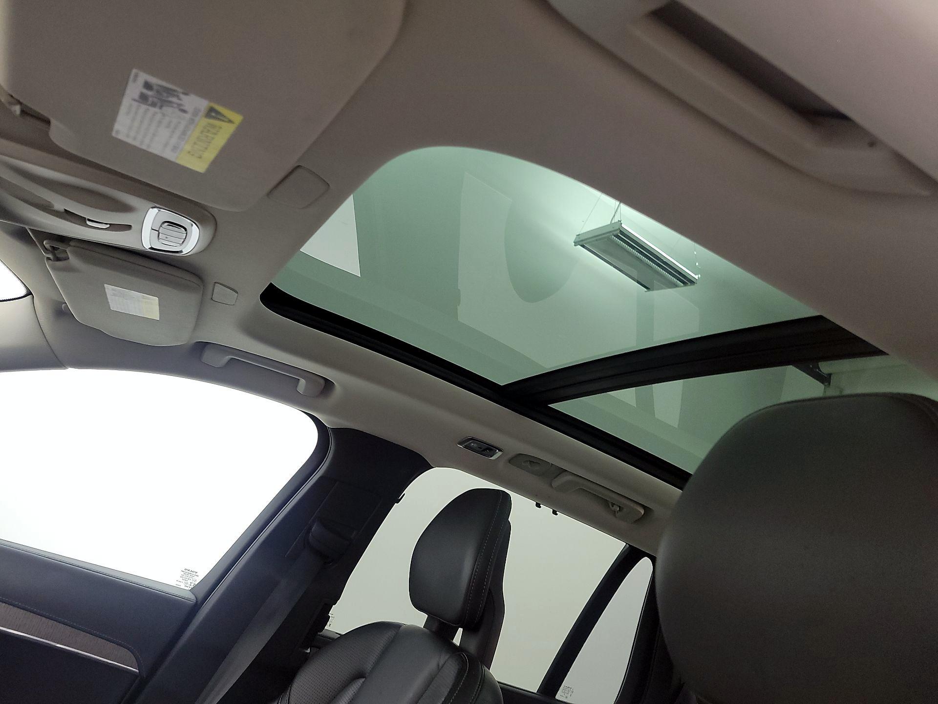 Thumbnail: 2021 Volvo XC90 - 17