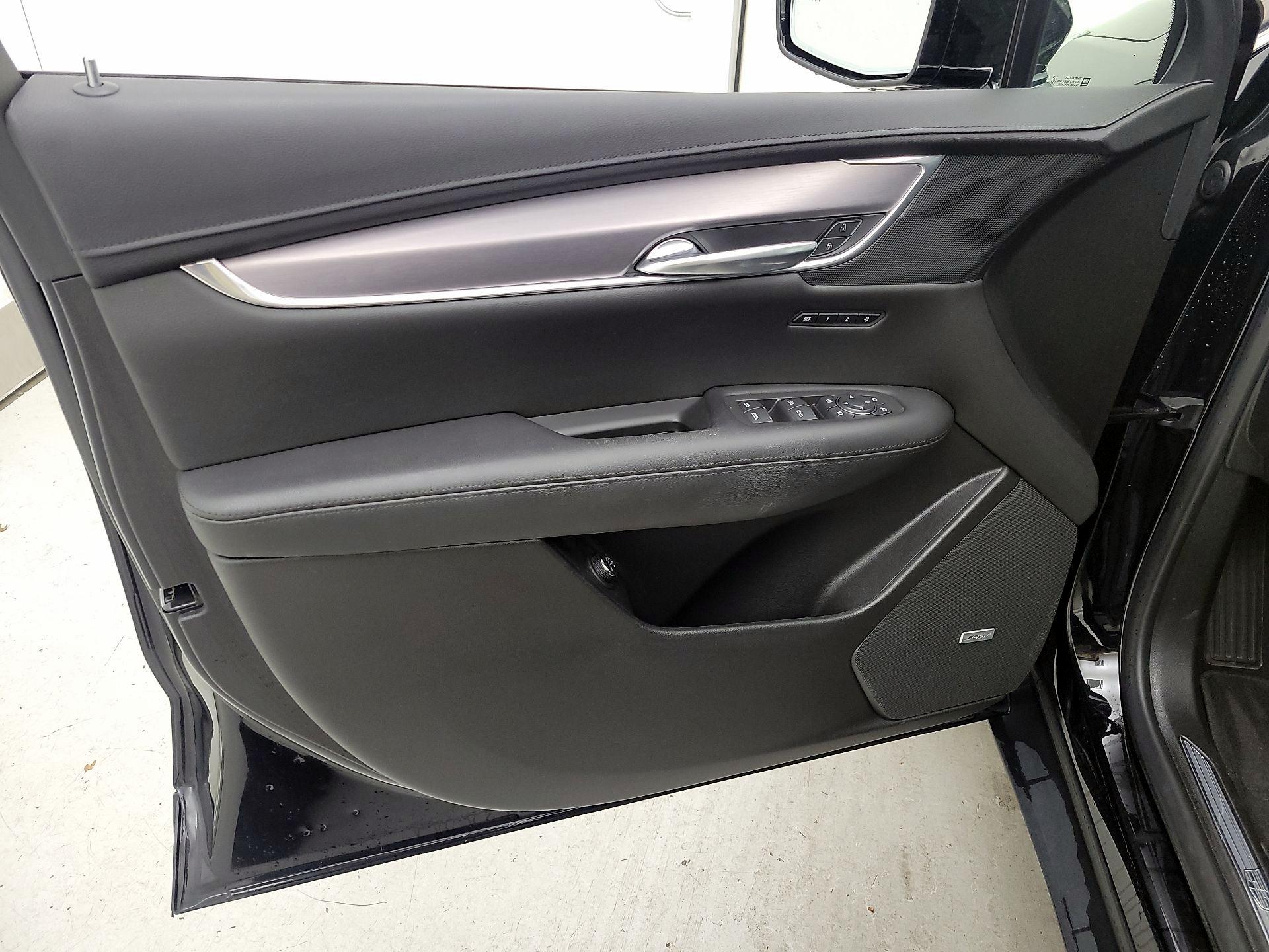 Thumbnail: 2019 Cadillac XT5 - 12