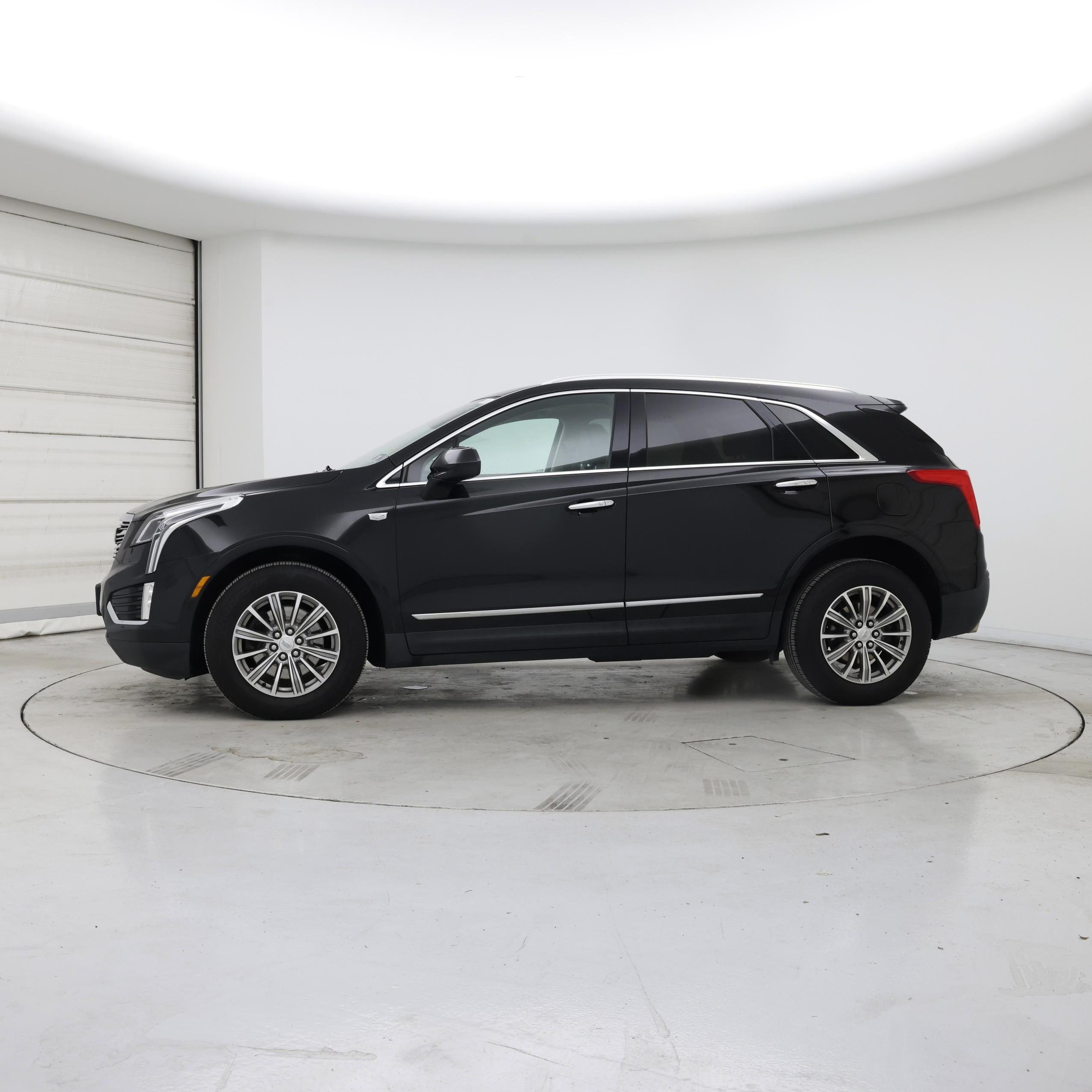 Thumbnail: 2019 Cadillac XT5 - 3