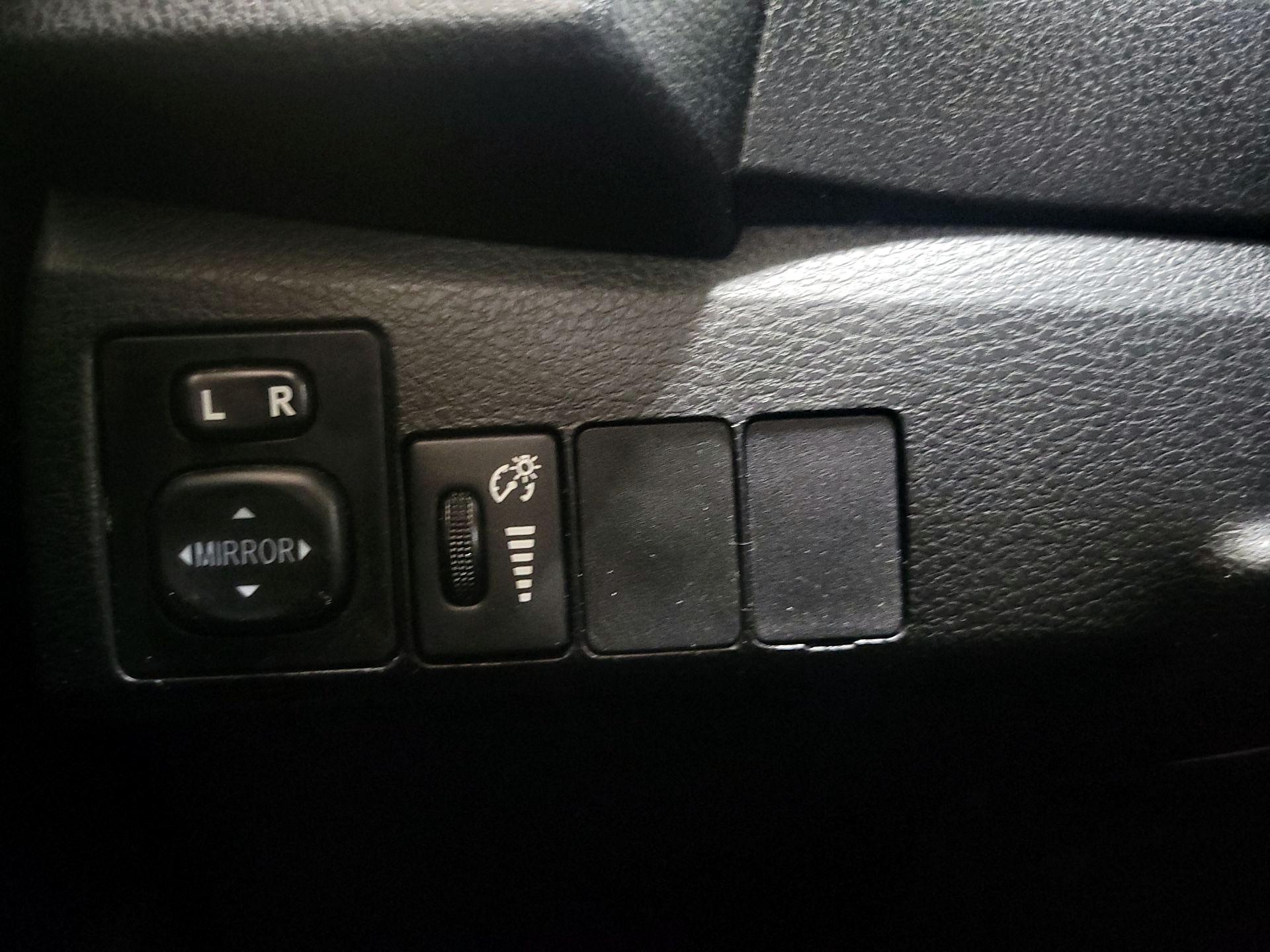 Thumbnail: 2014 Toyota Corolla - 13