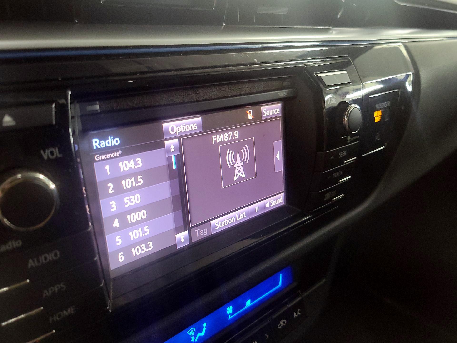 Thumbnail: 2014 Toyota Corolla - 16