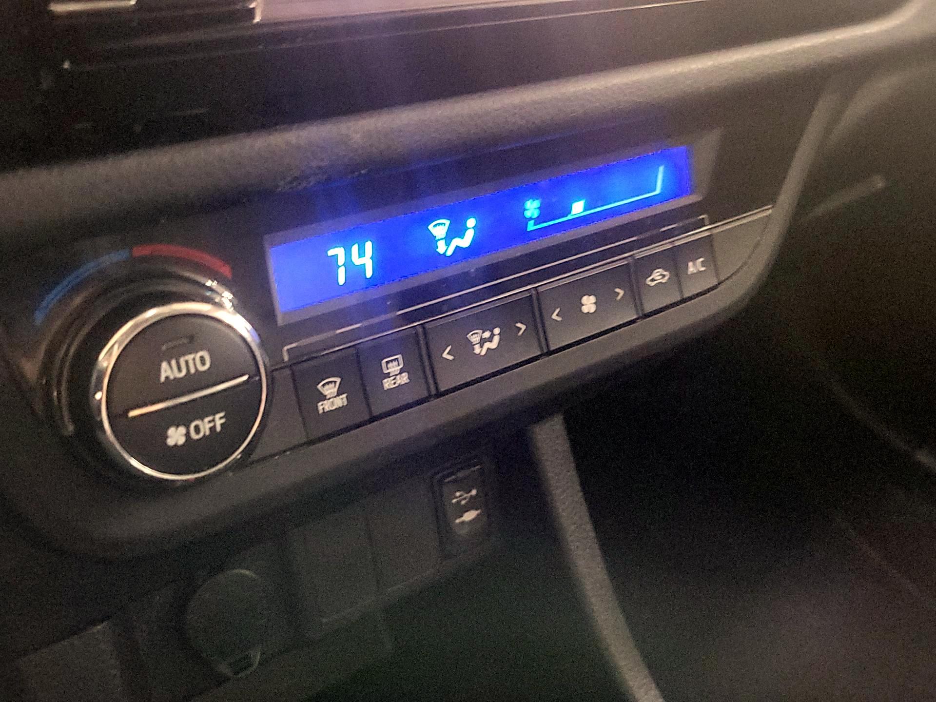 Thumbnail: 2014 Toyota Corolla - 17