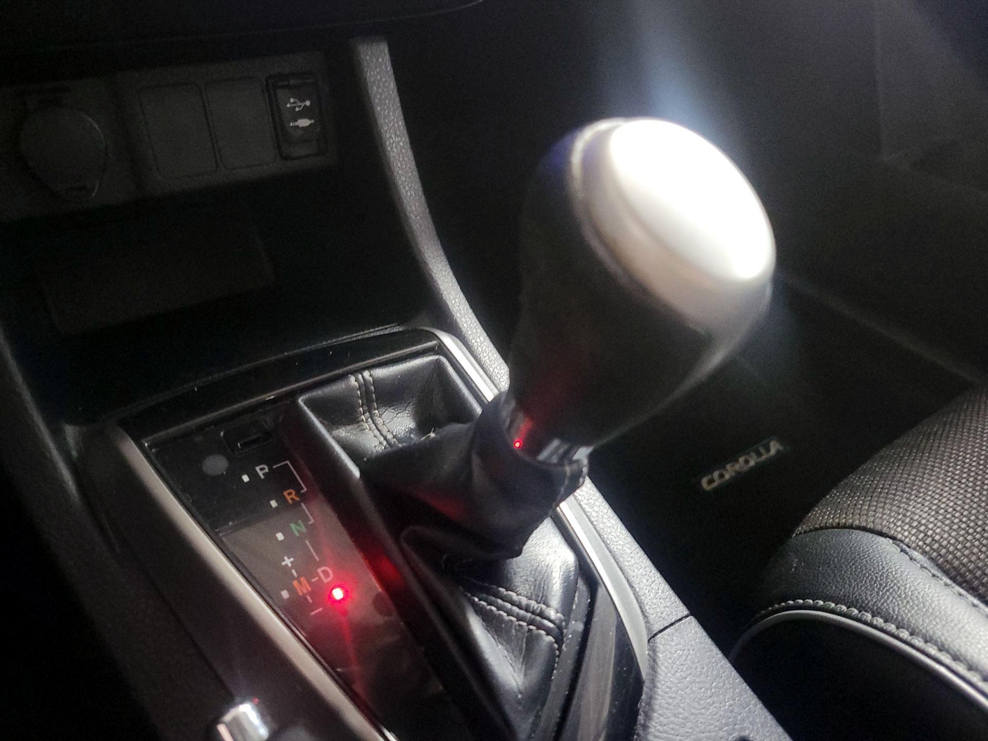 Thumbnail: 2014 Toyota Corolla - 18