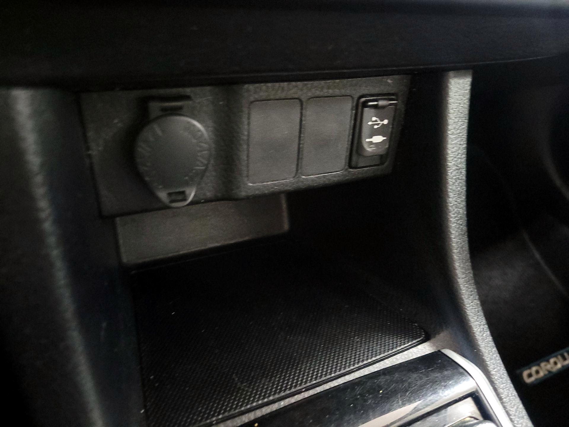 Thumbnail: 2014 Toyota Corolla - 19