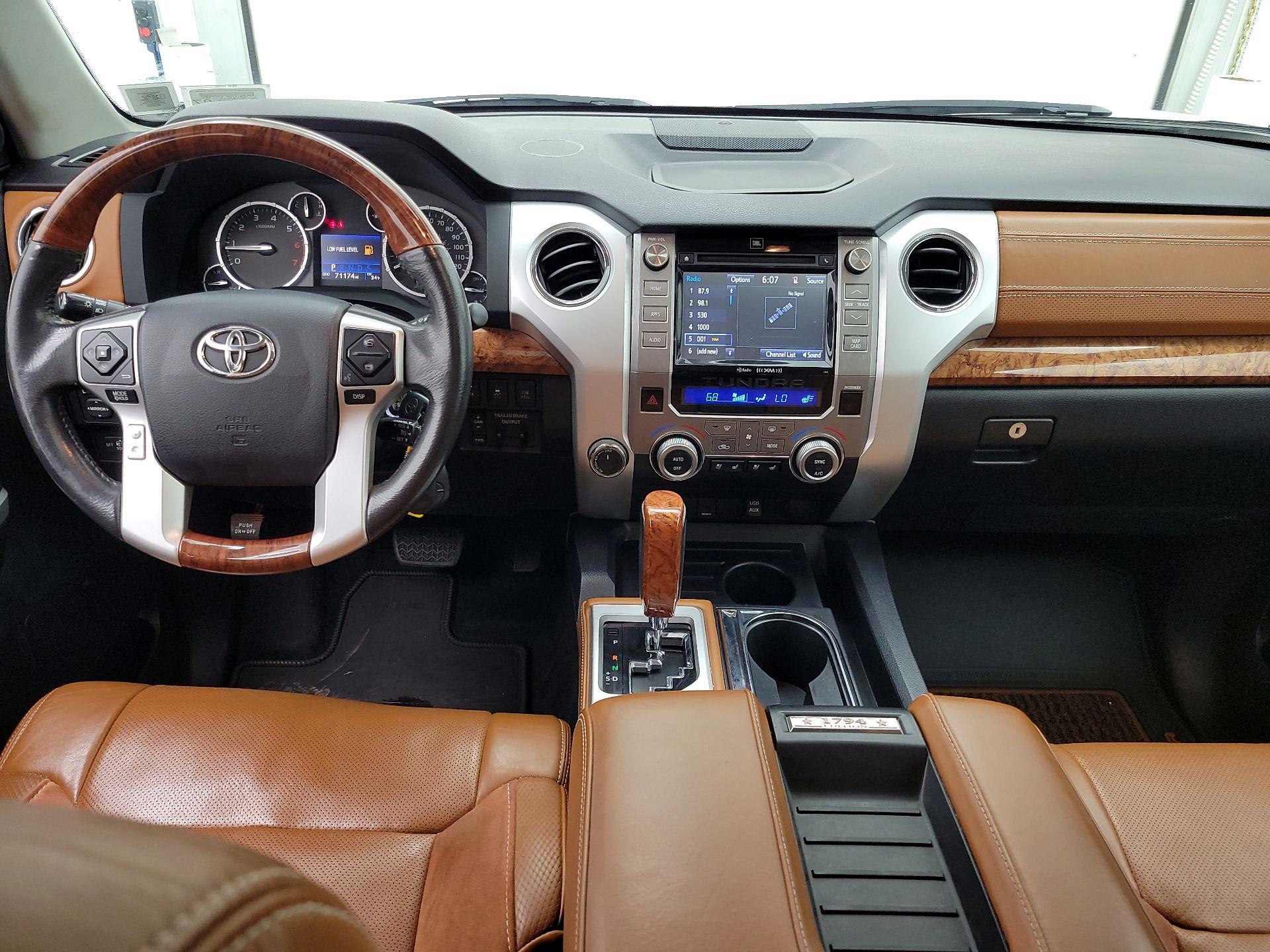 Thumbnail: 2017 Toyota Tundra - 9