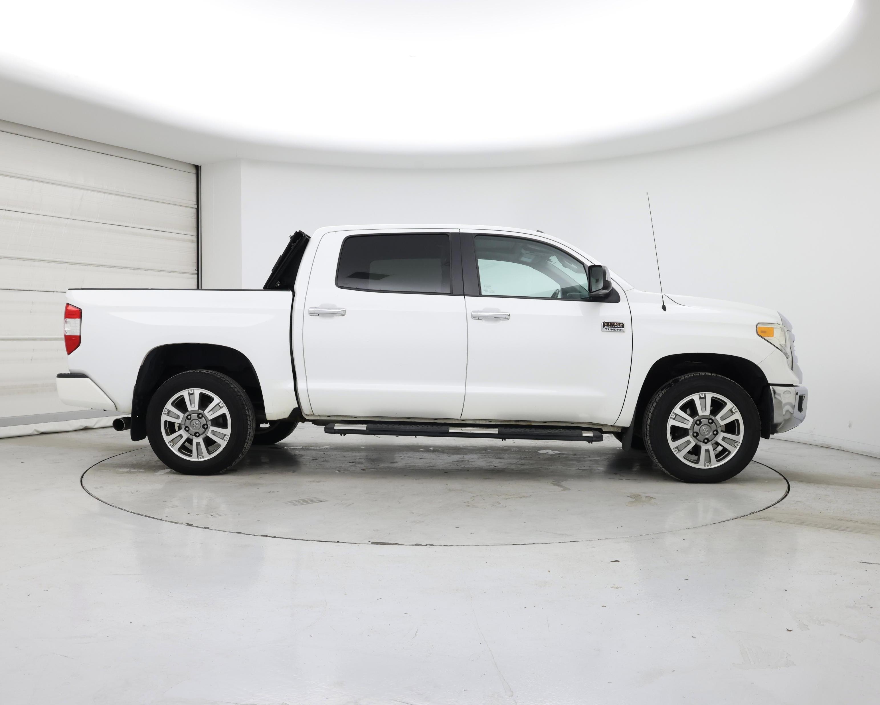 Thumbnail: 2017 Toyota Tundra - 7