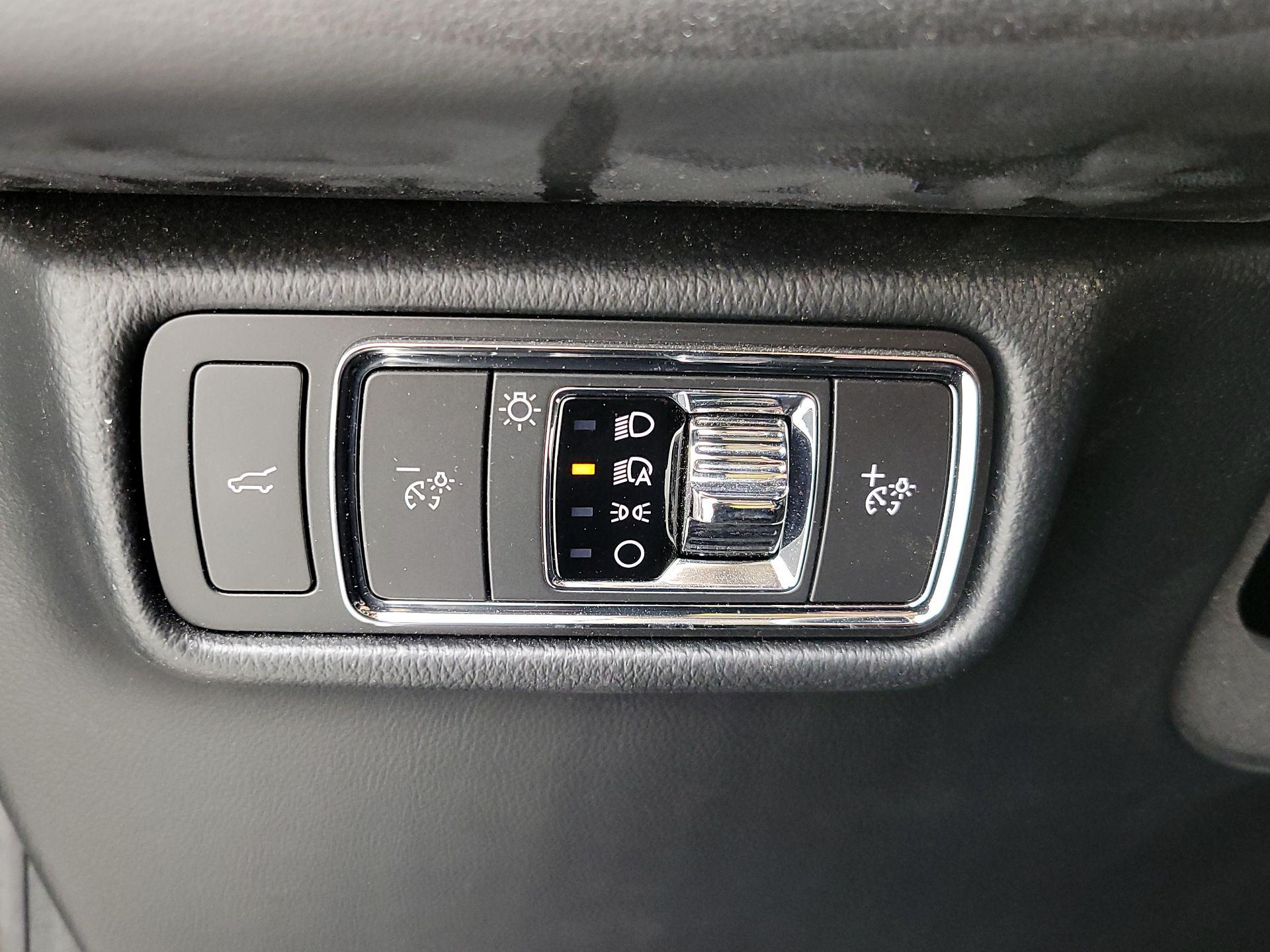 Thumbnail: 2022 Lincoln Aviator - 13