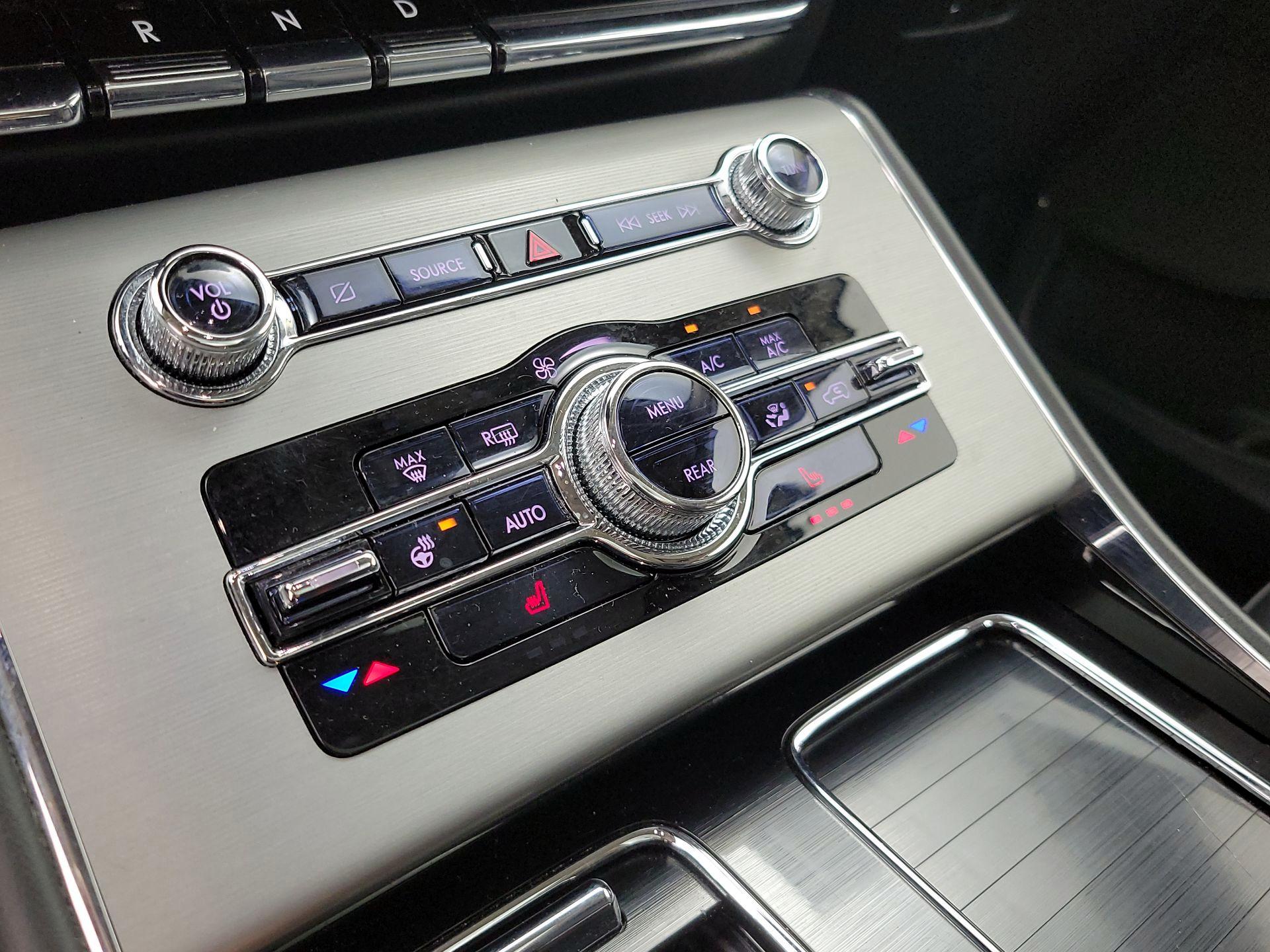 Thumbnail: 2022 Lincoln Aviator - 17