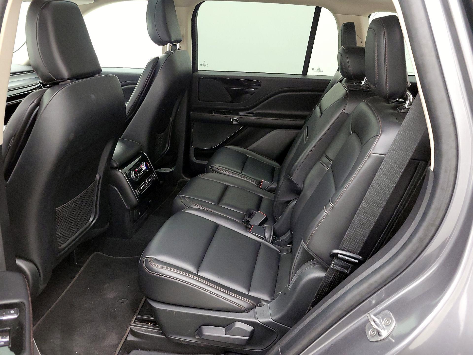 Thumbnail: 2022 Lincoln Aviator - 20