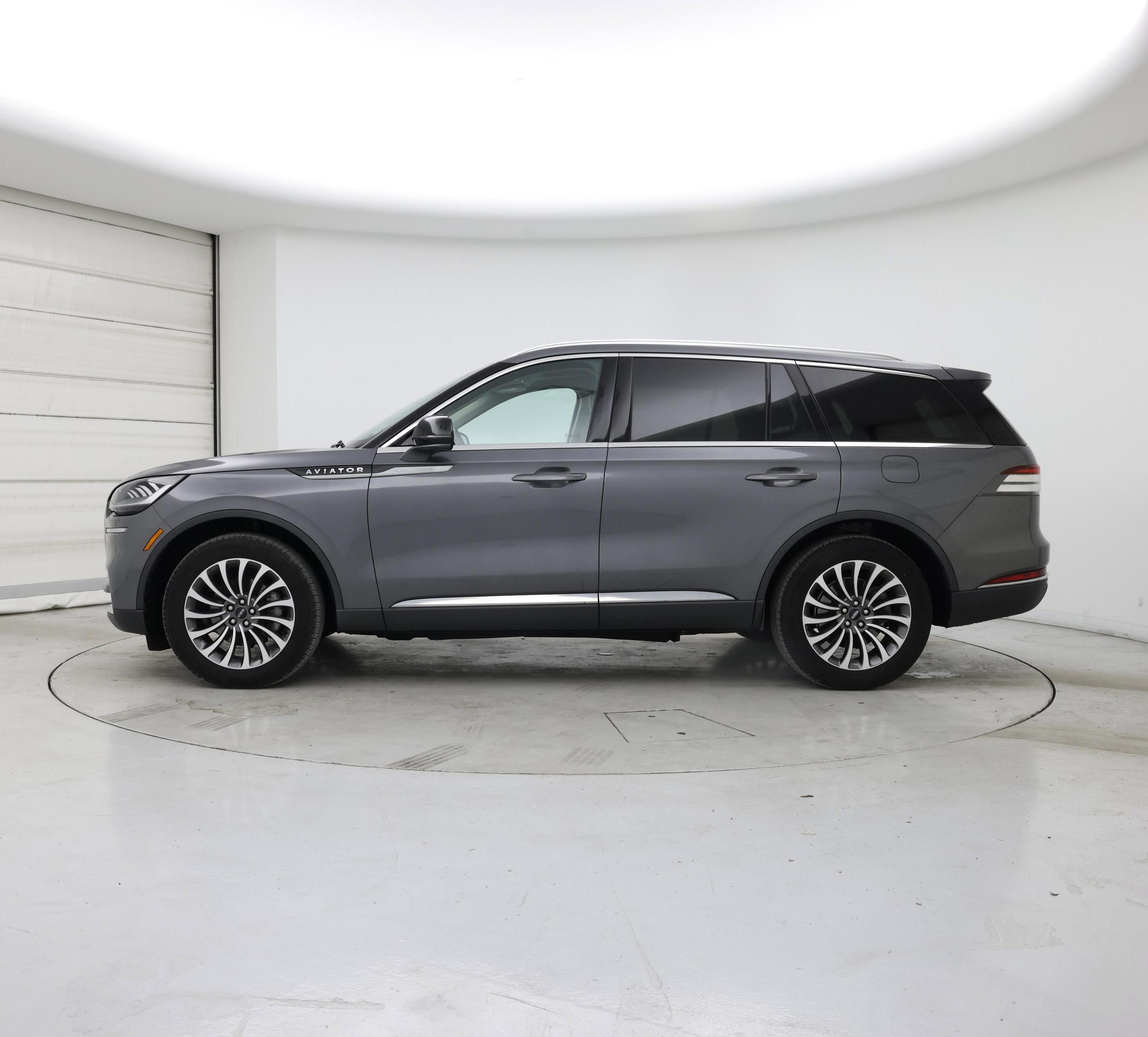 Thumbnail: 2022 Lincoln Aviator - 3