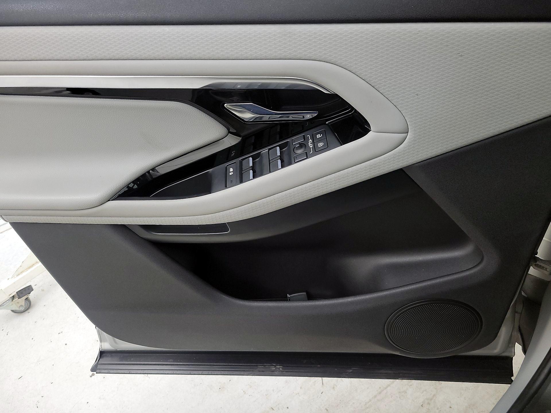 Thumbnail: 2023 Land Rover Range Rover Evoque - 12