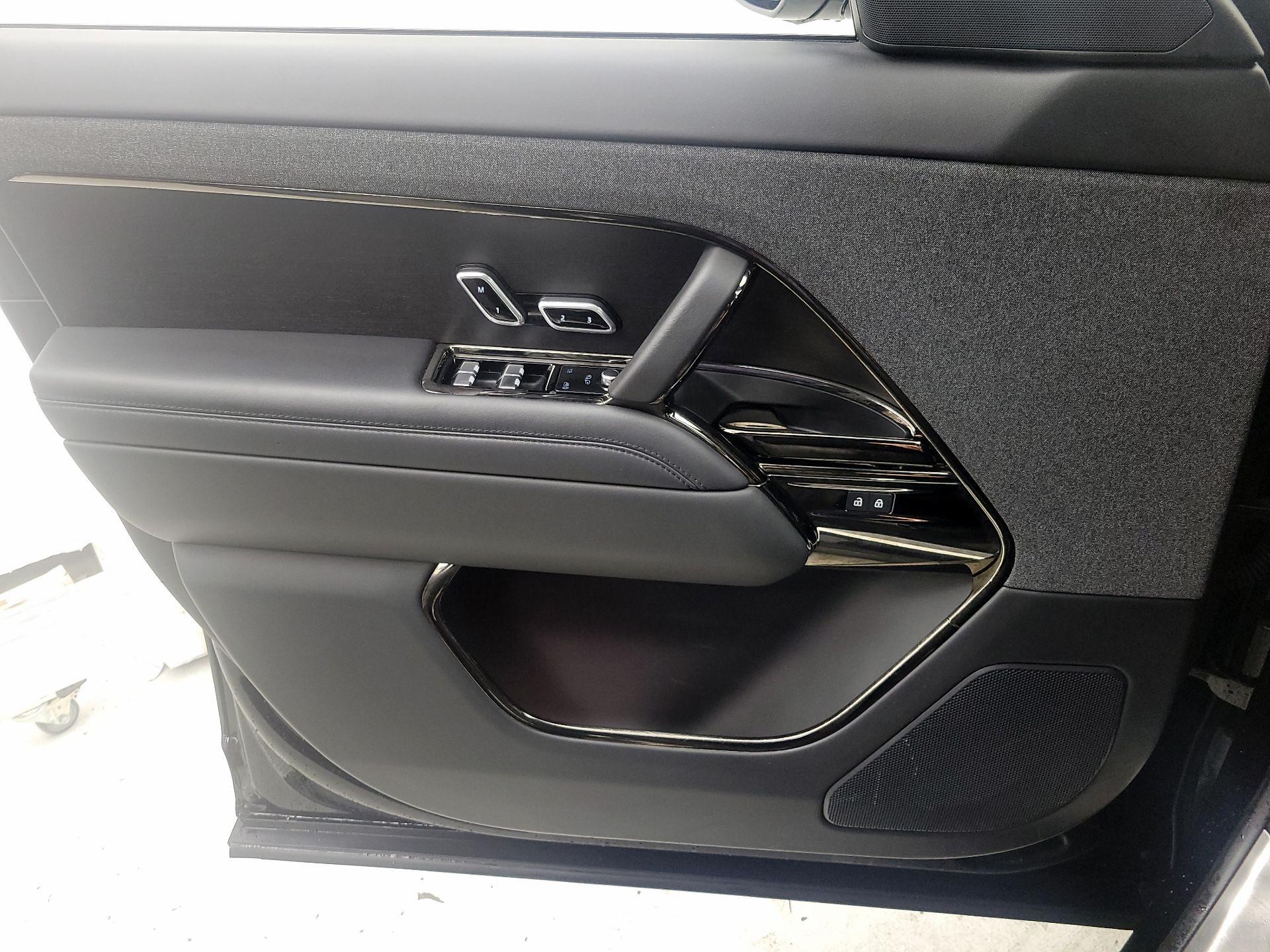 Thumbnail: 2023 Land Rover Range Rover Sport - 12