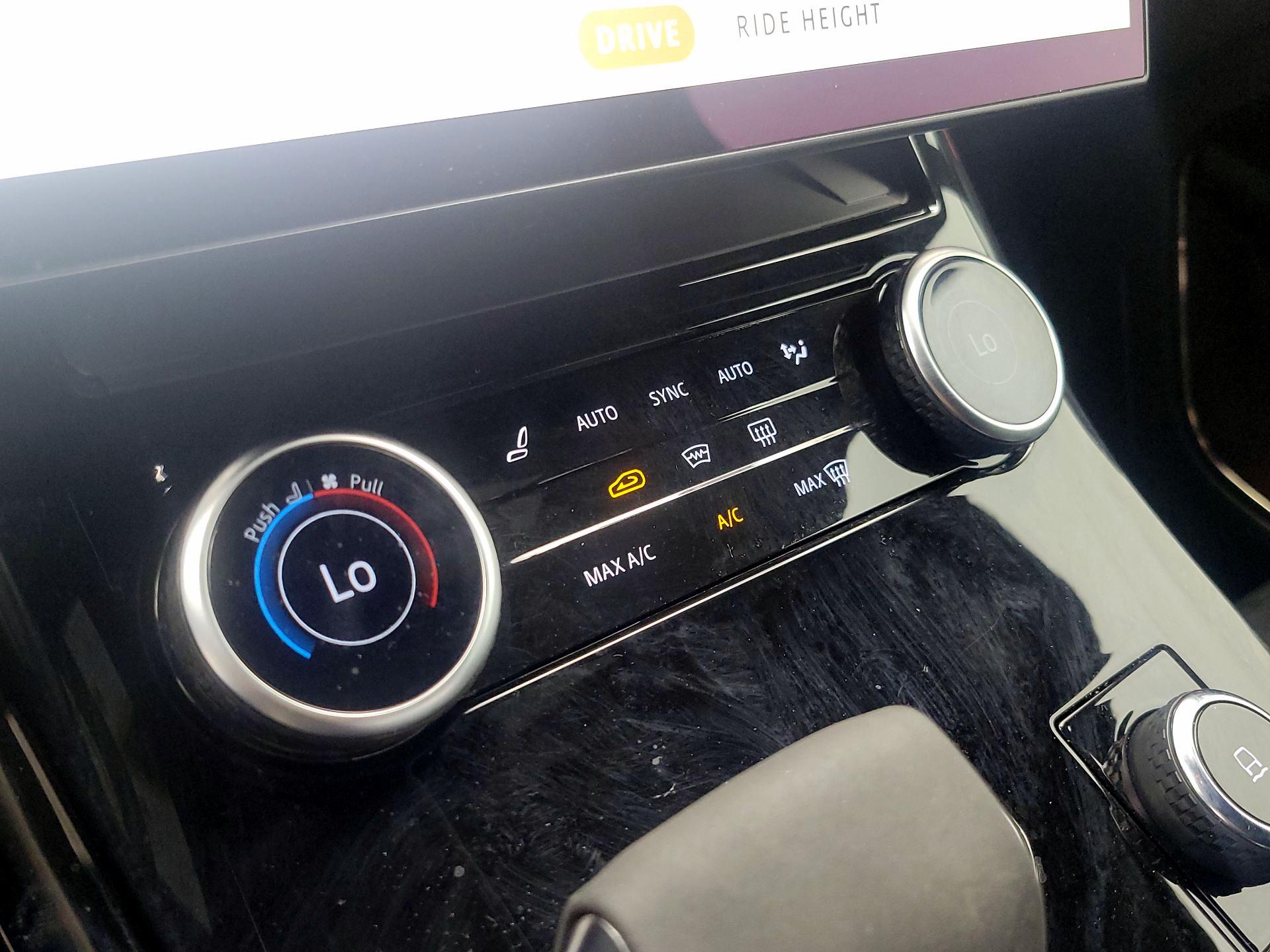 Thumbnail: 2023 Land Rover Range Rover Sport - 16