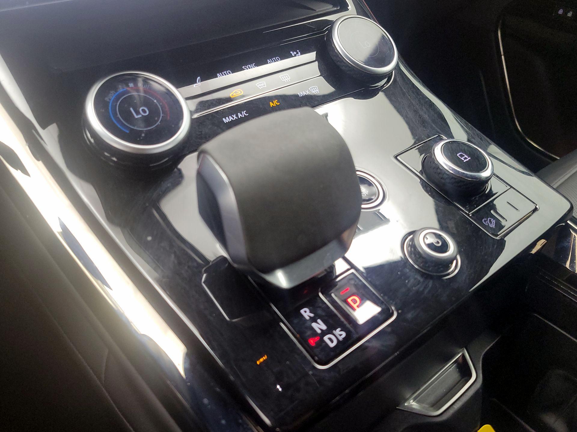 Thumbnail: 2023 Land Rover Range Rover Sport - 17