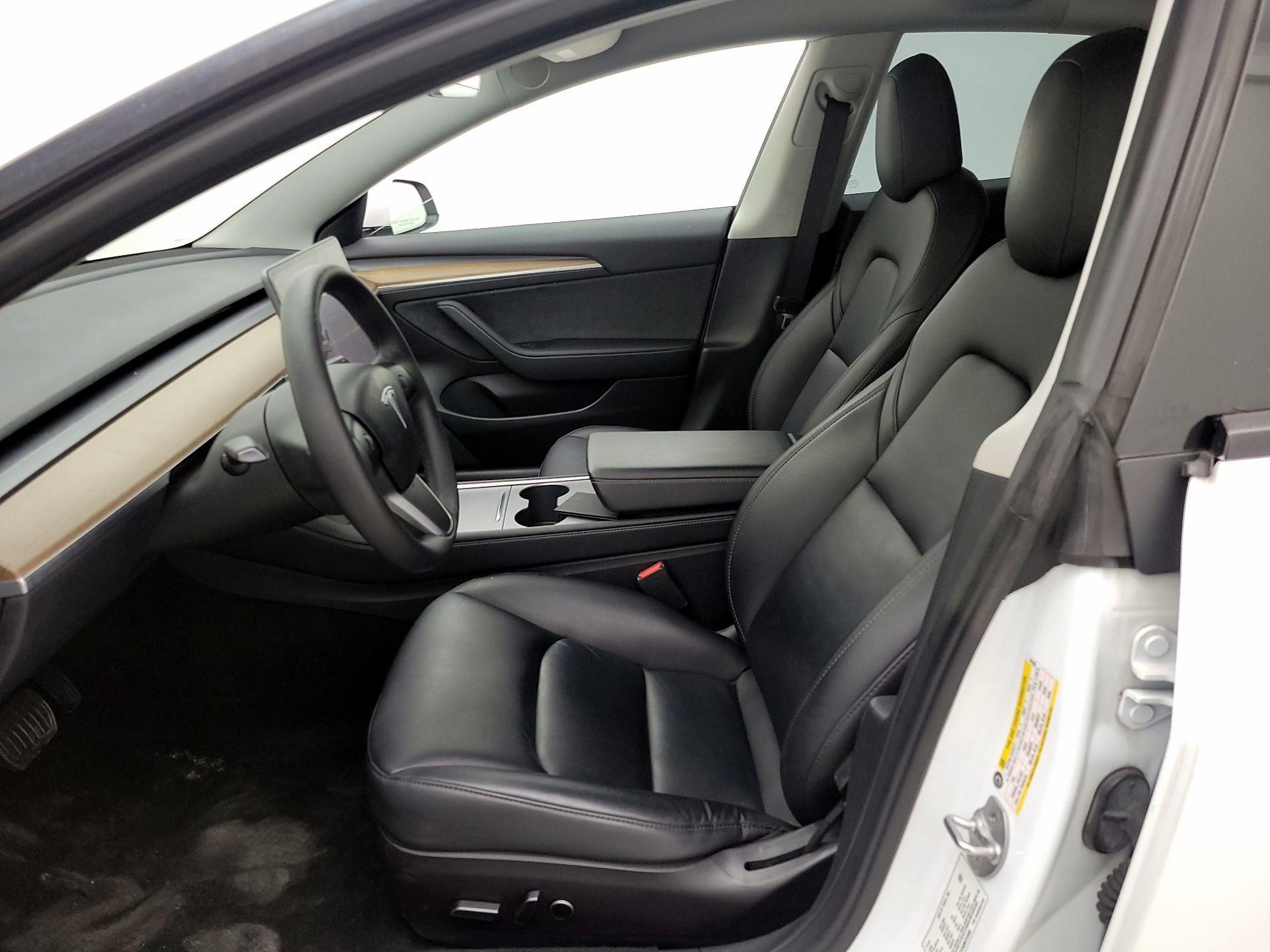 Thumbnail: 2022 Tesla Model 3 - 11