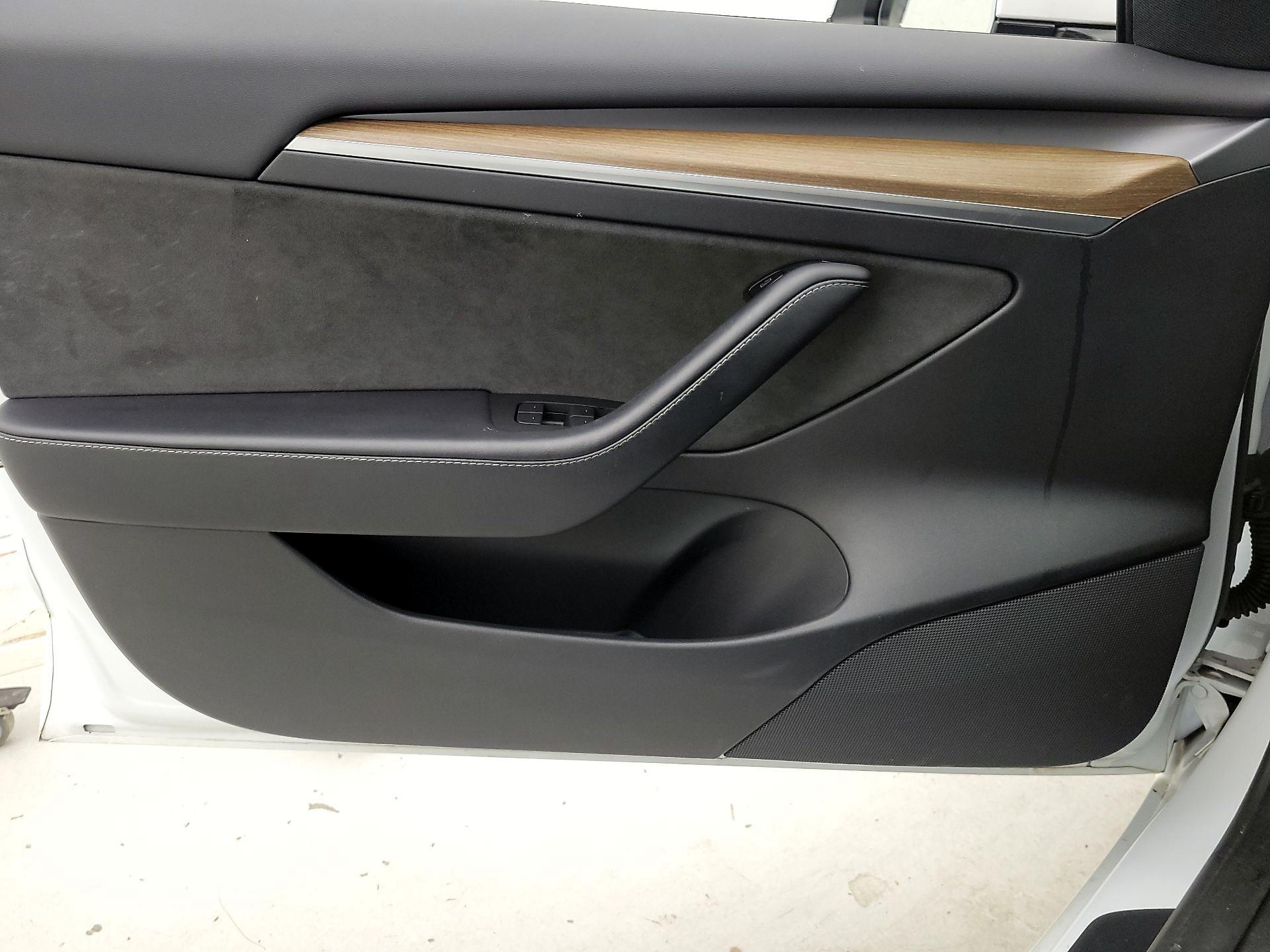 Thumbnail: 2022 Tesla Model 3 - 12