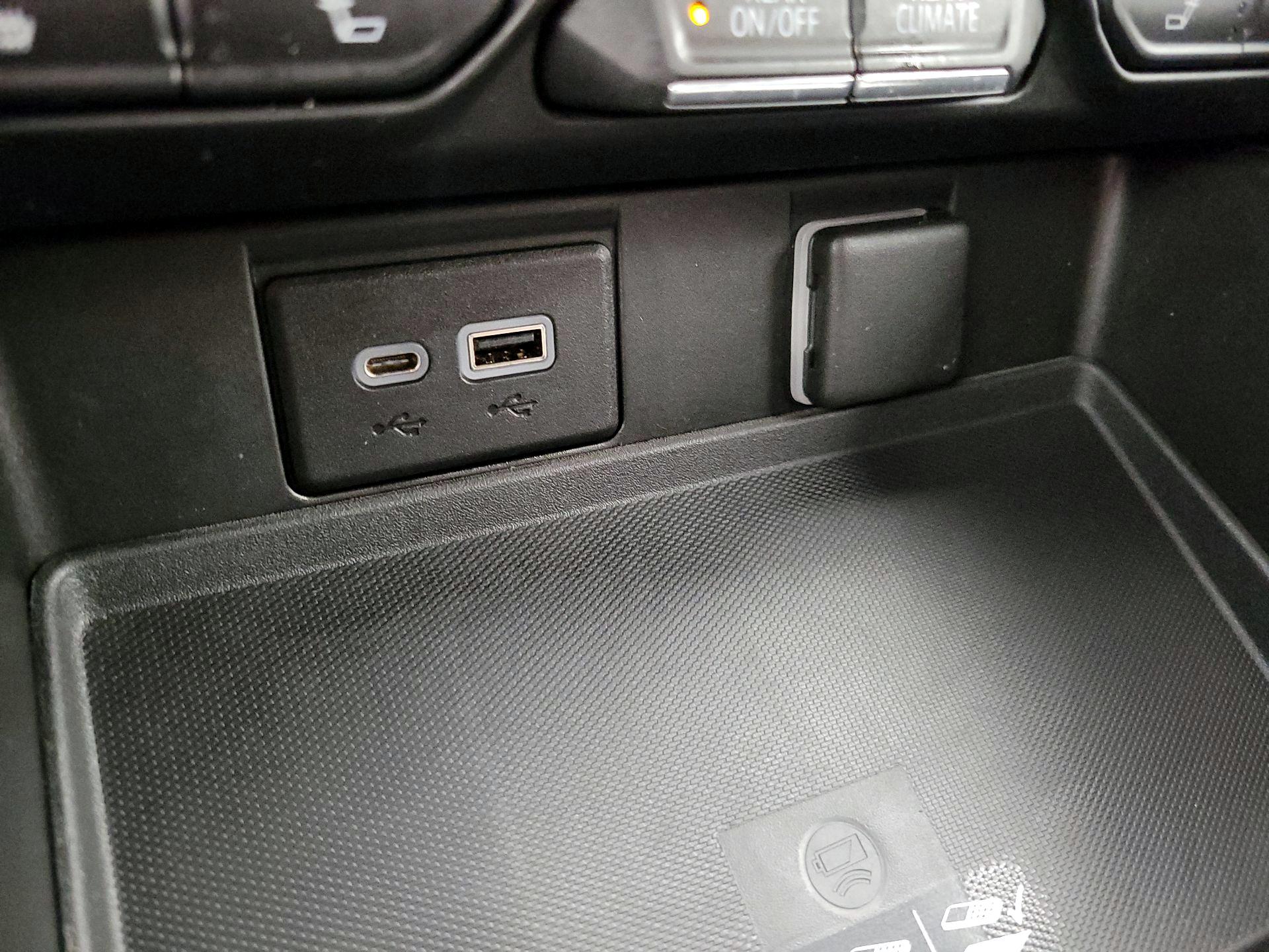 Thumbnail: 2021 Chevrolet Tahoe - 18