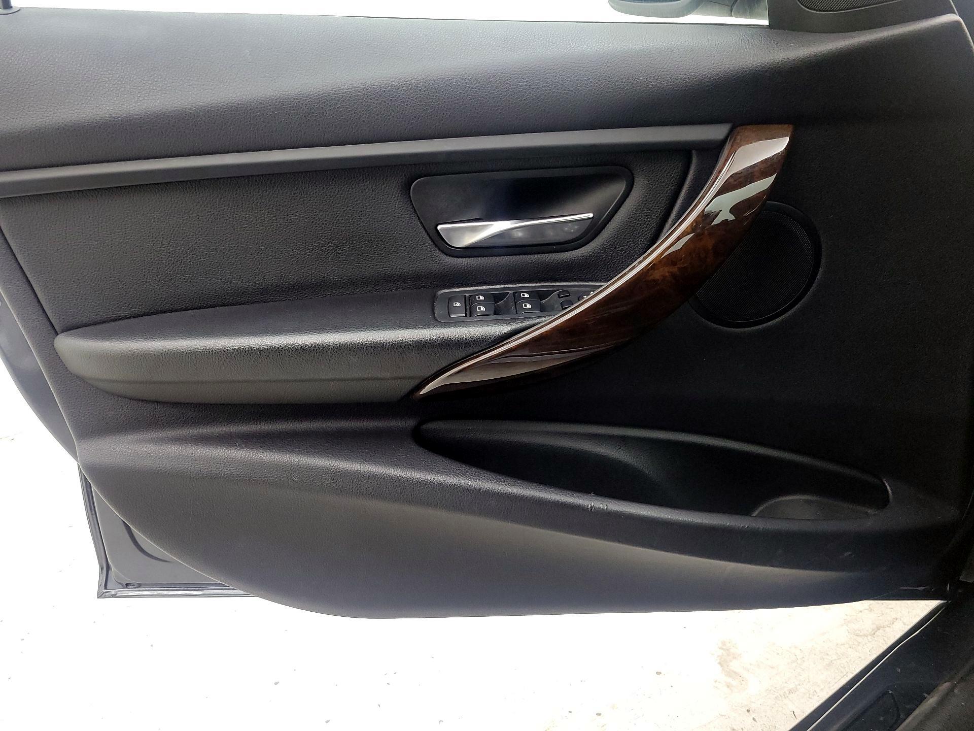 Thumbnail: 2015 BMW 3 Series - 12