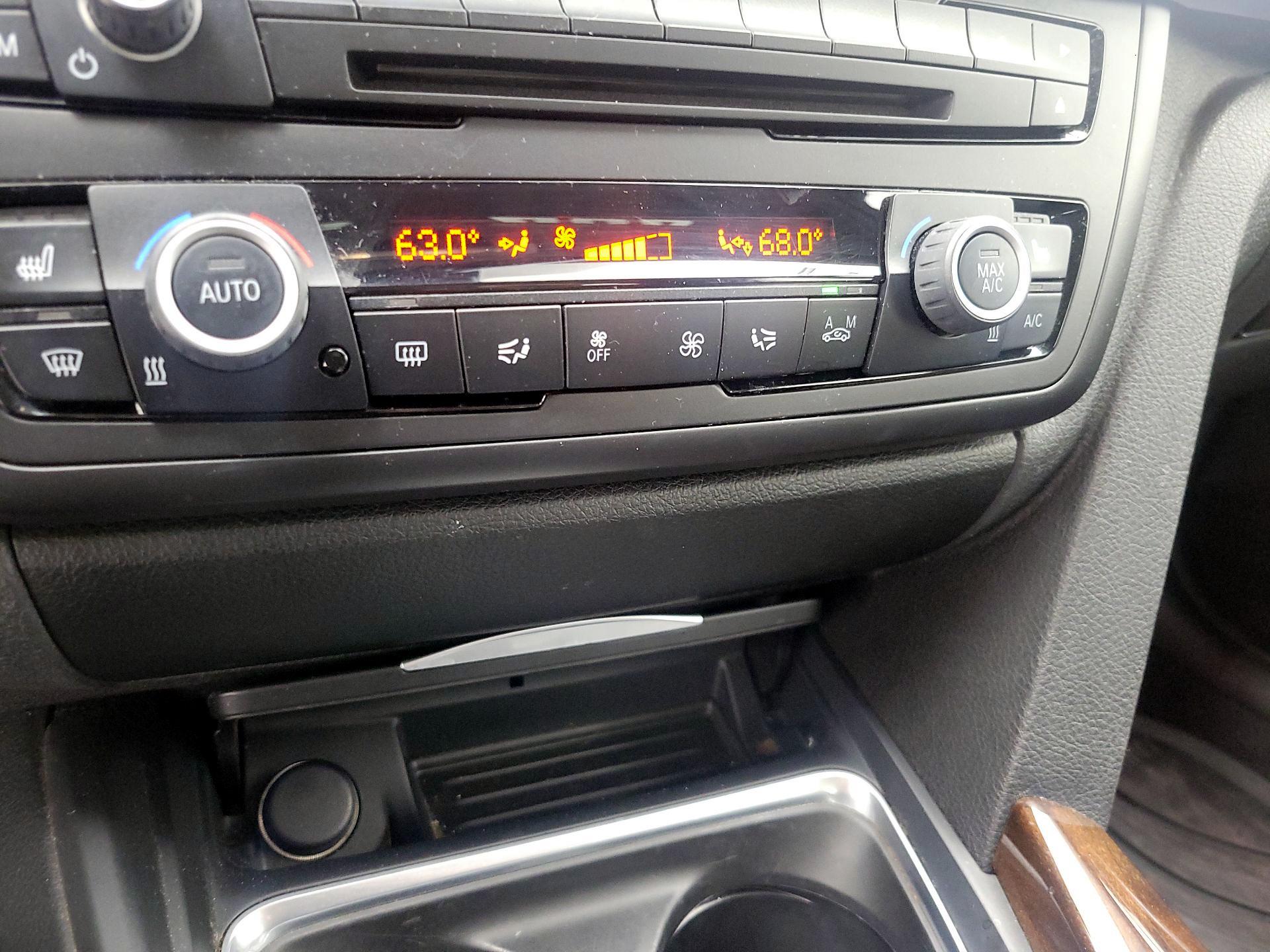 Thumbnail: 2015 BMW 3 Series - 17